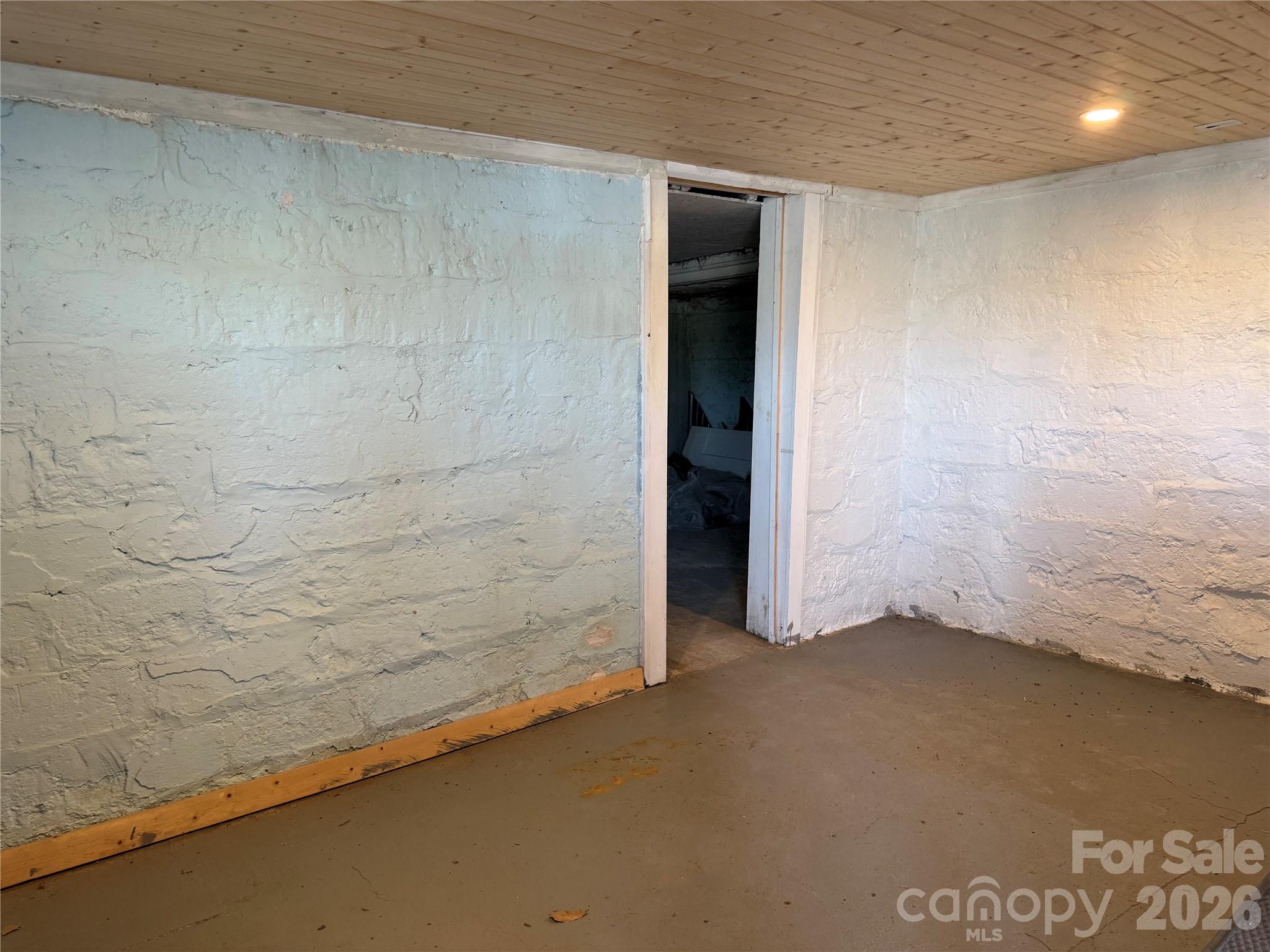 5A Warren Avenue — Asheville