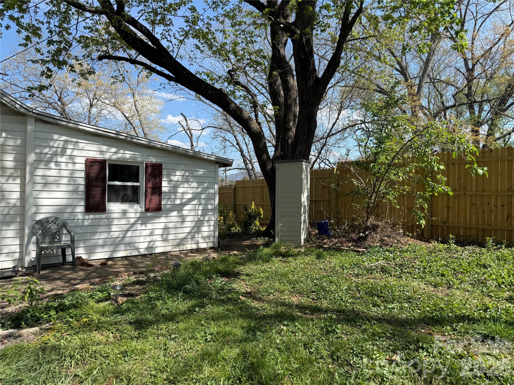 5A Warren Avenue — Asheville