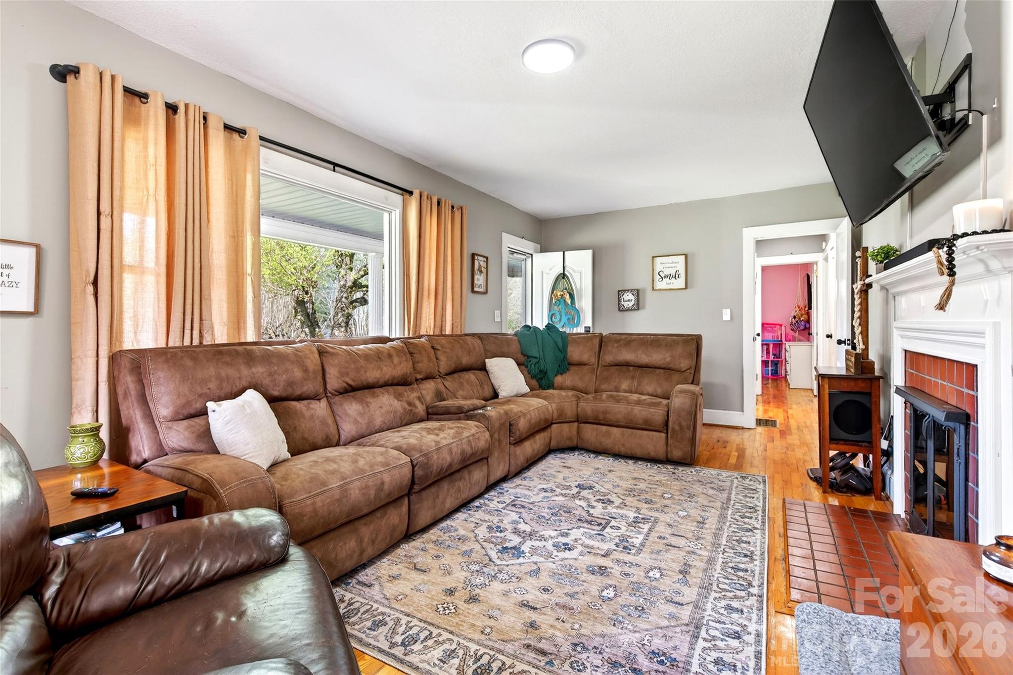 1511 White Oak Road — Bakersville