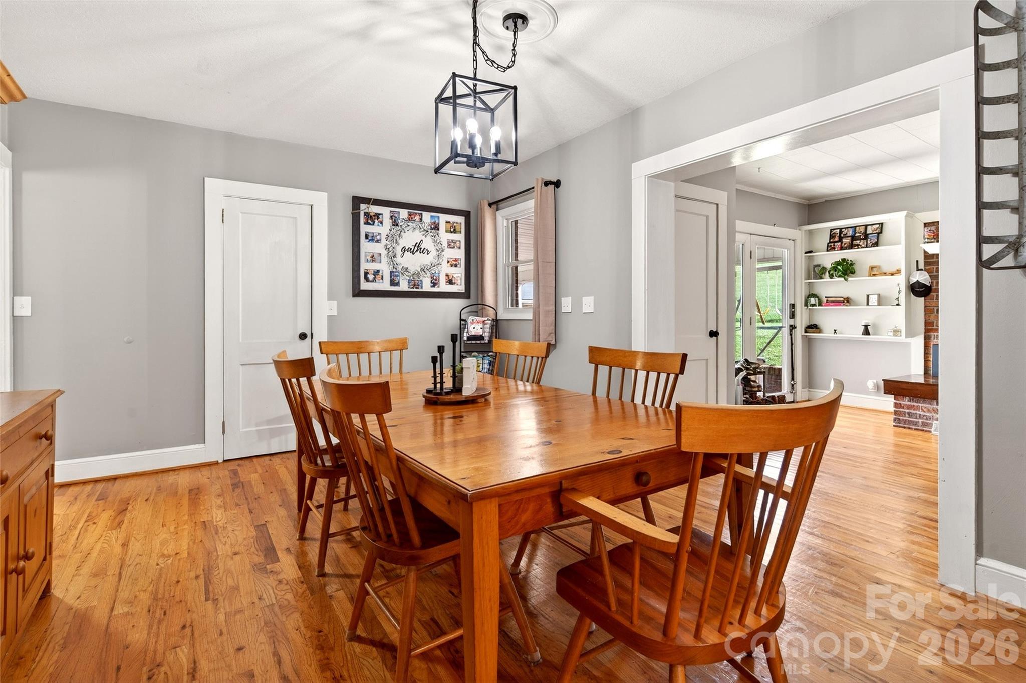 1511 White Oak Road — Bakersville
