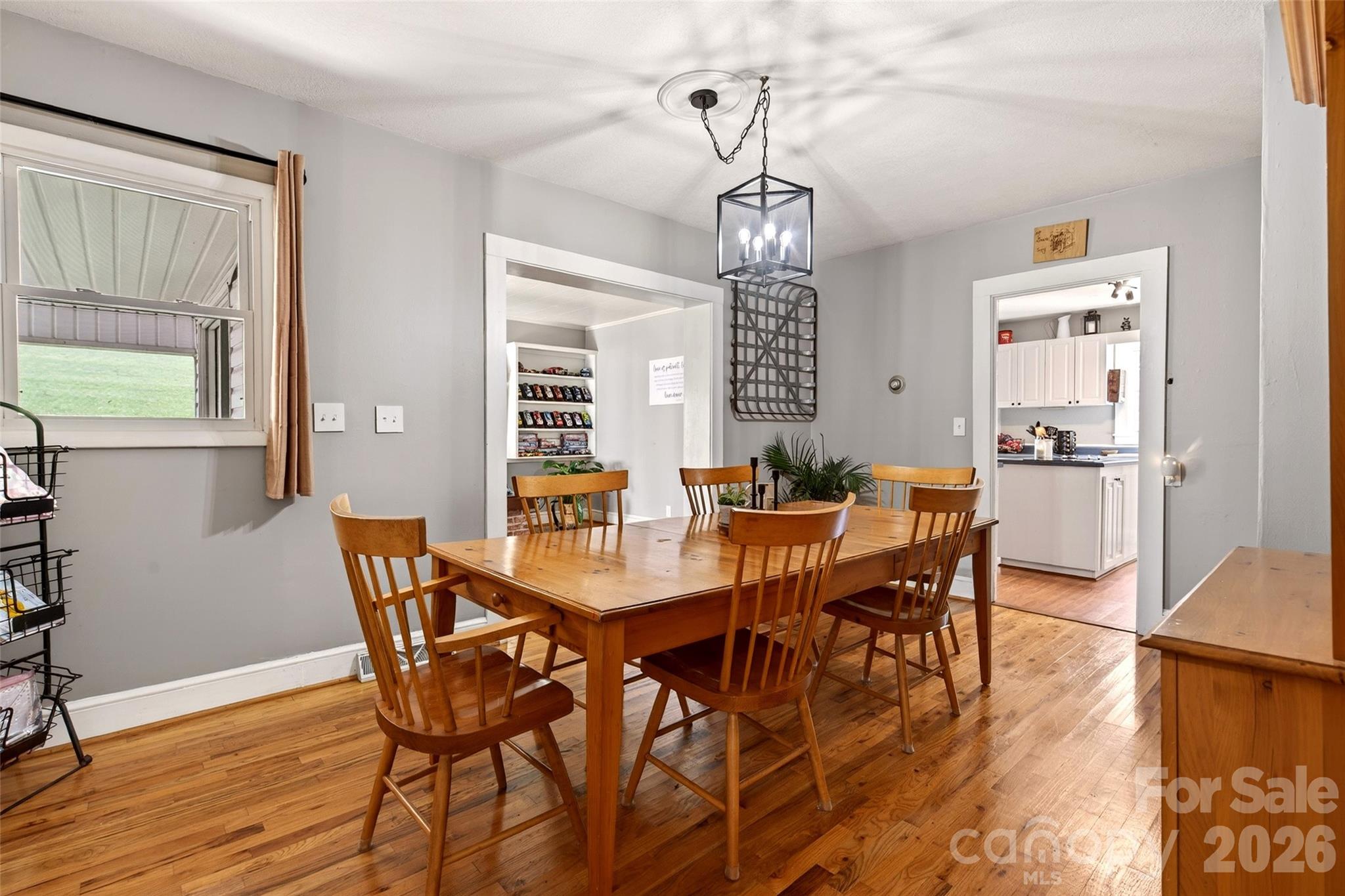 1511 White Oak Road — Bakersville
