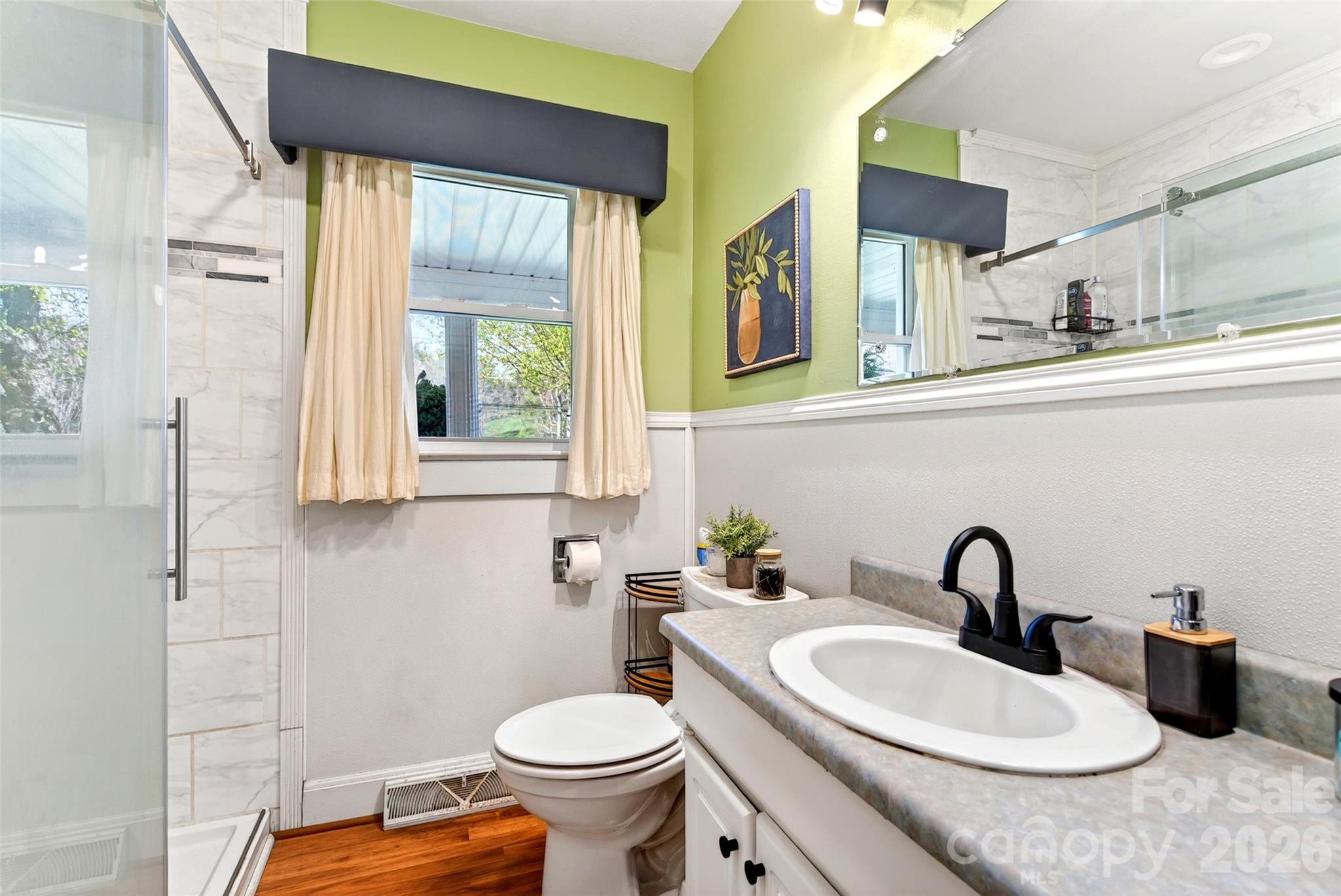 1511 White Oak Road — Bakersville