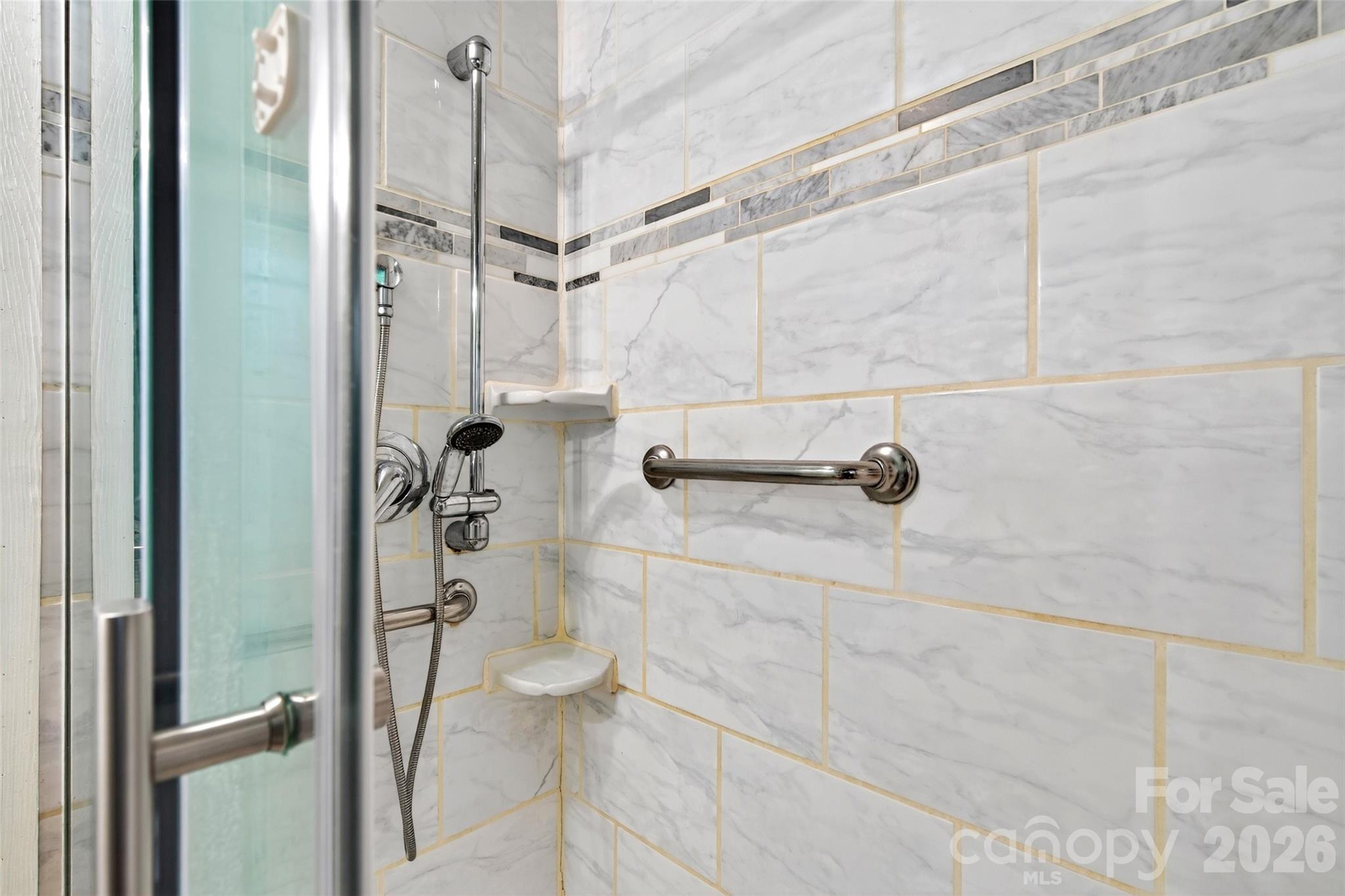 1511 White Oak Road — Bakersville