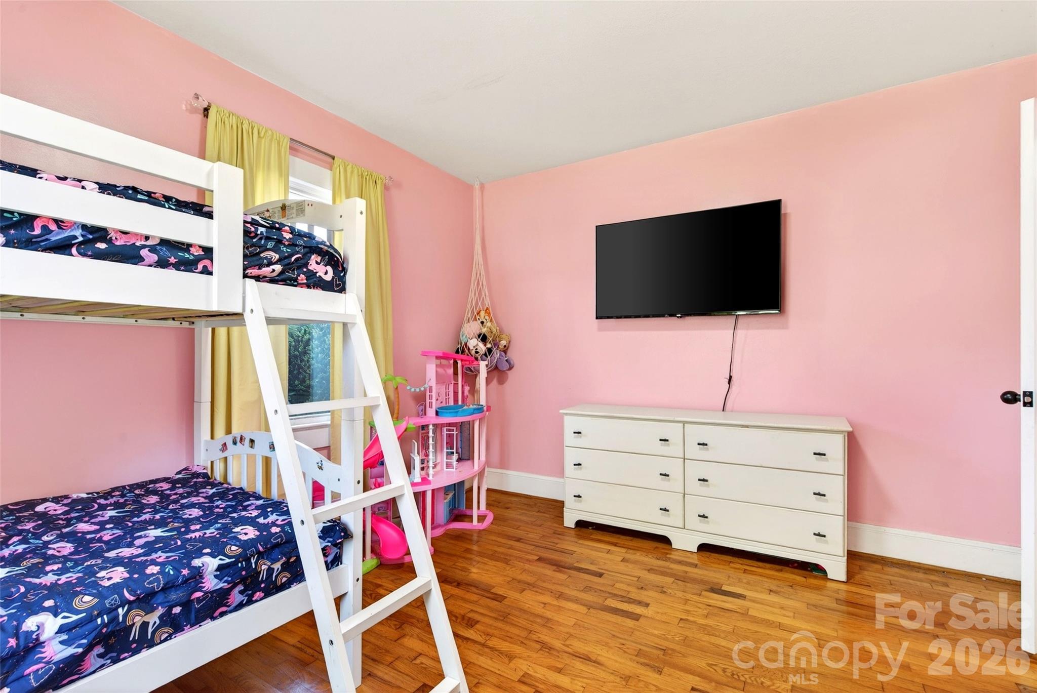 1511 White Oak Road — Bakersville