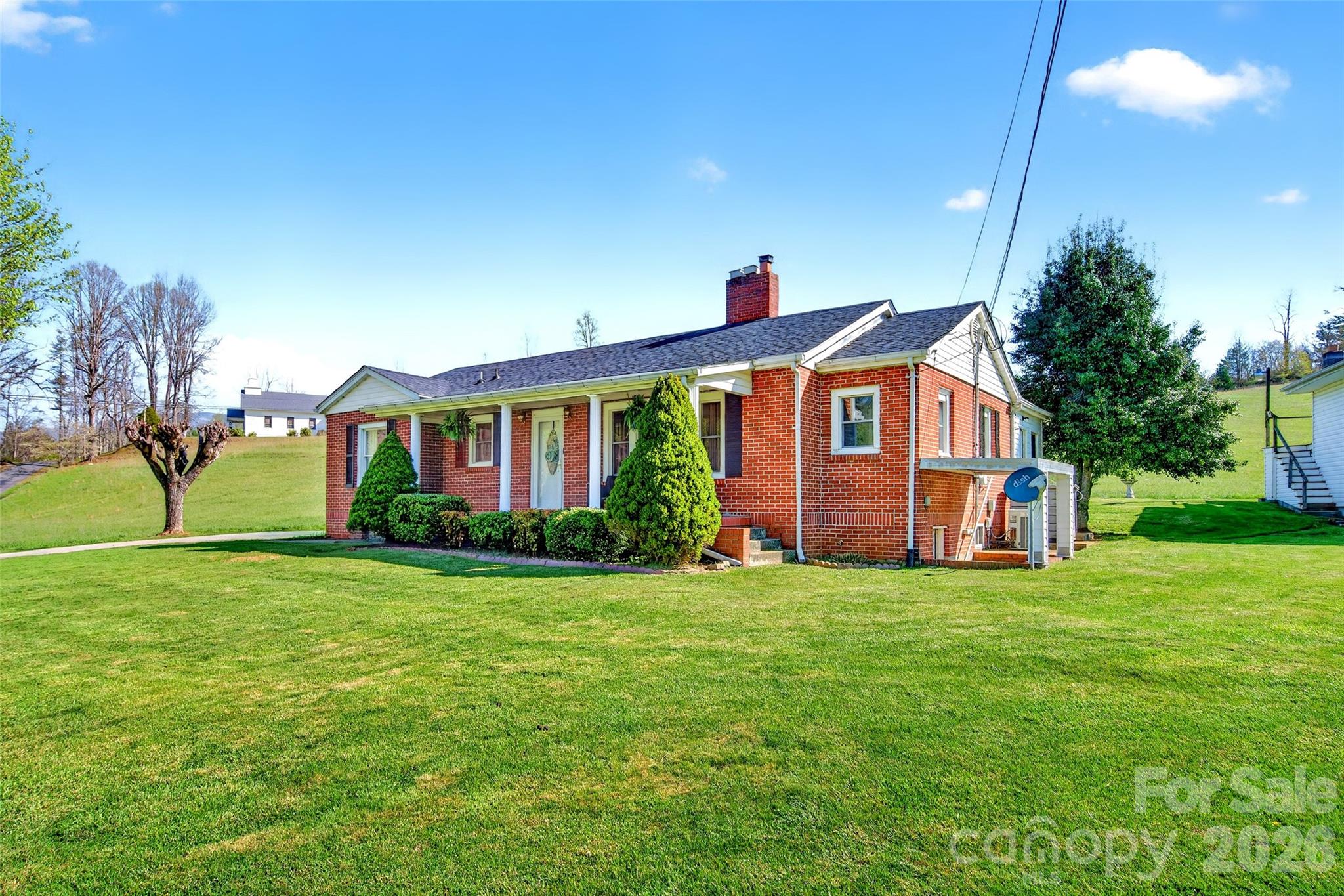 1511 White Oak Road — Bakersville