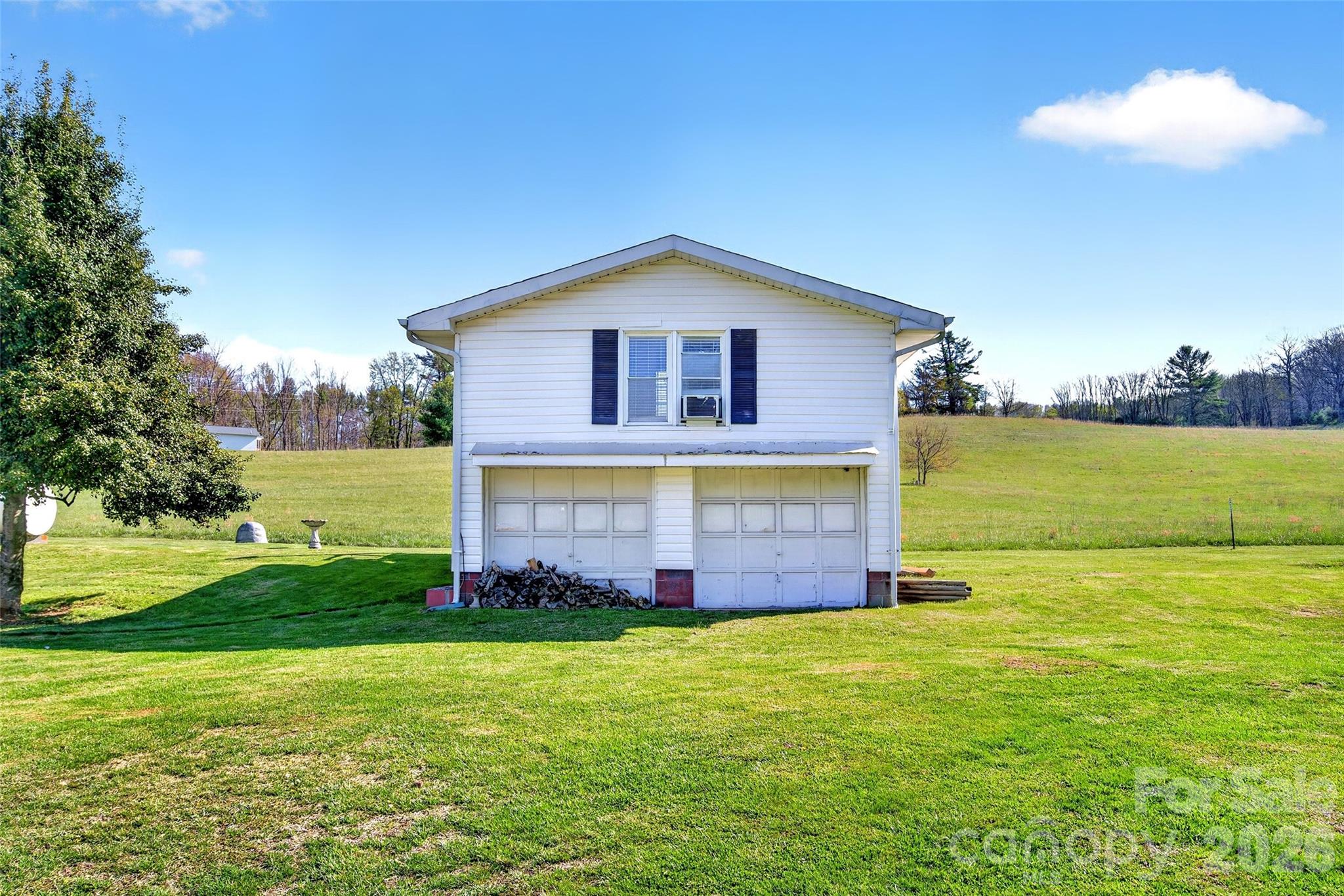 1511 White Oak Road — Bakersville