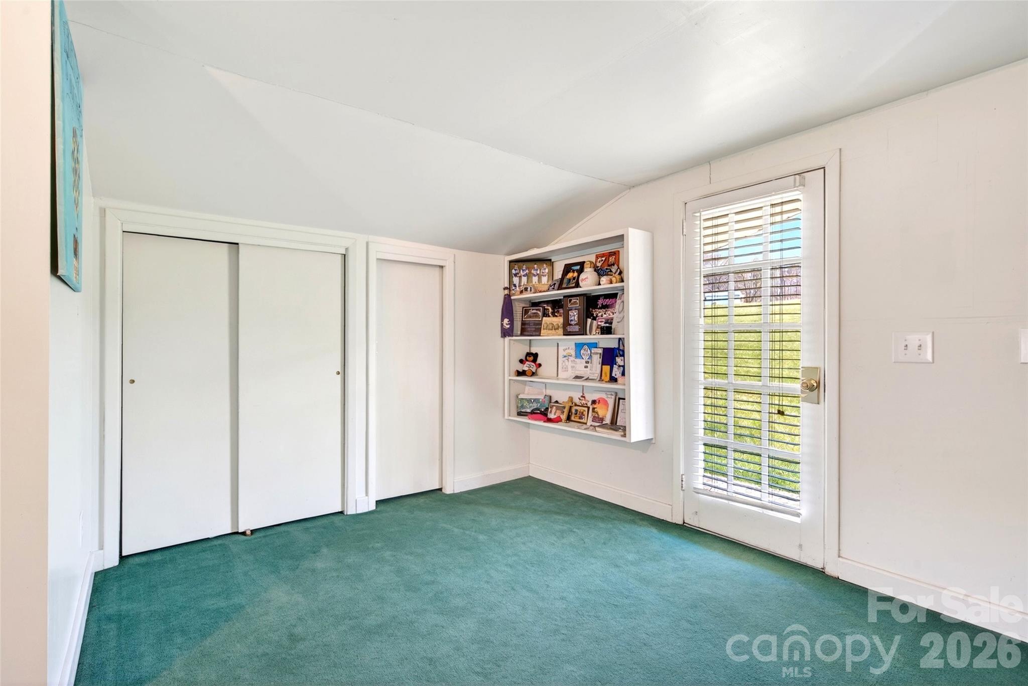 1511 White Oak Road — Bakersville