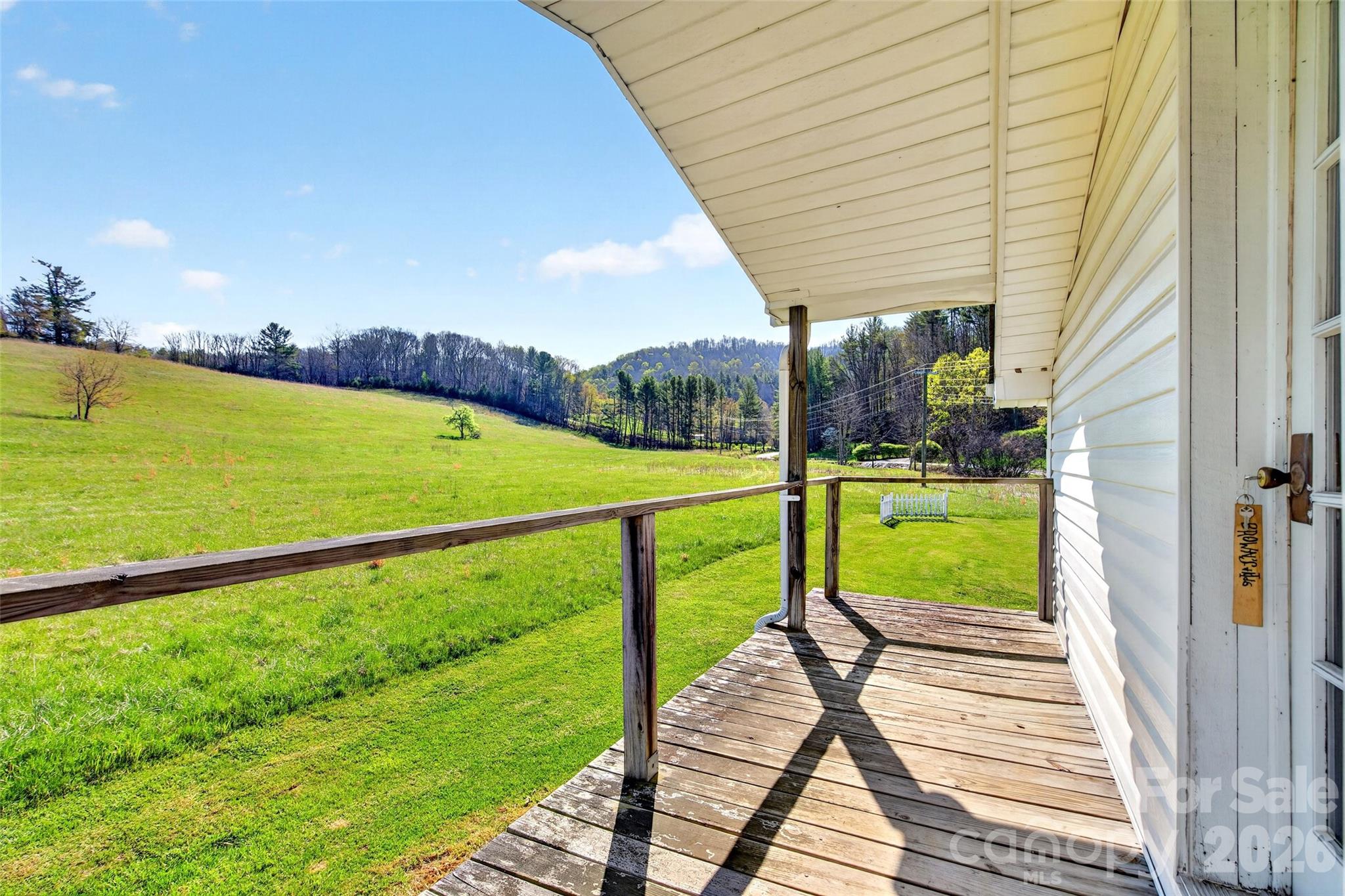 1511 White Oak Road — Bakersville
