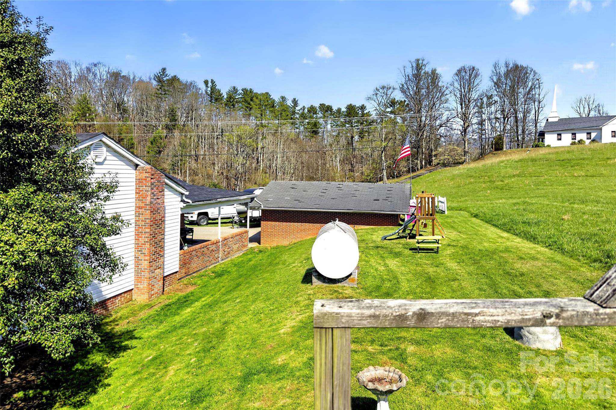 1511 White Oak Road — Bakersville