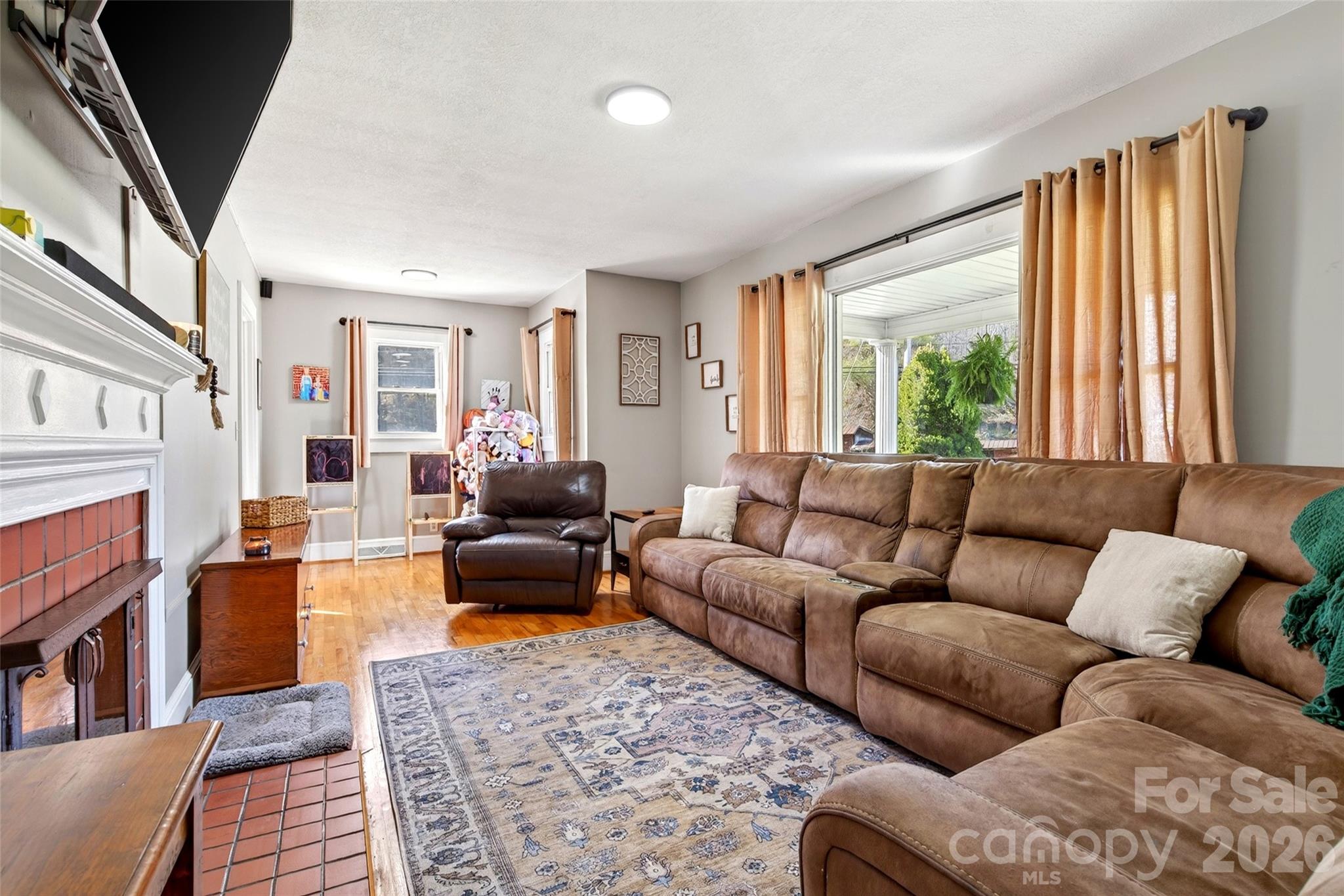 1511 White Oak Road — Bakersville