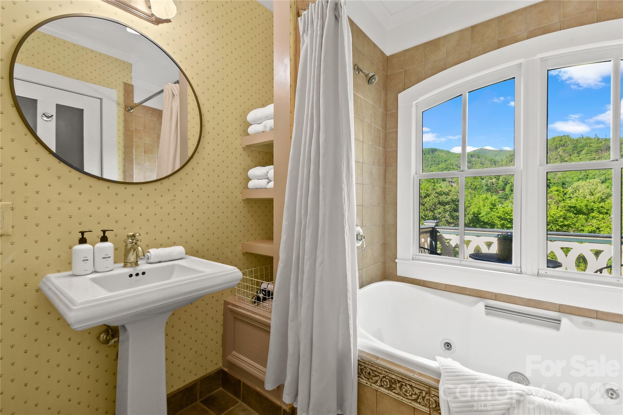 204 Lawson Street — Hot Springs