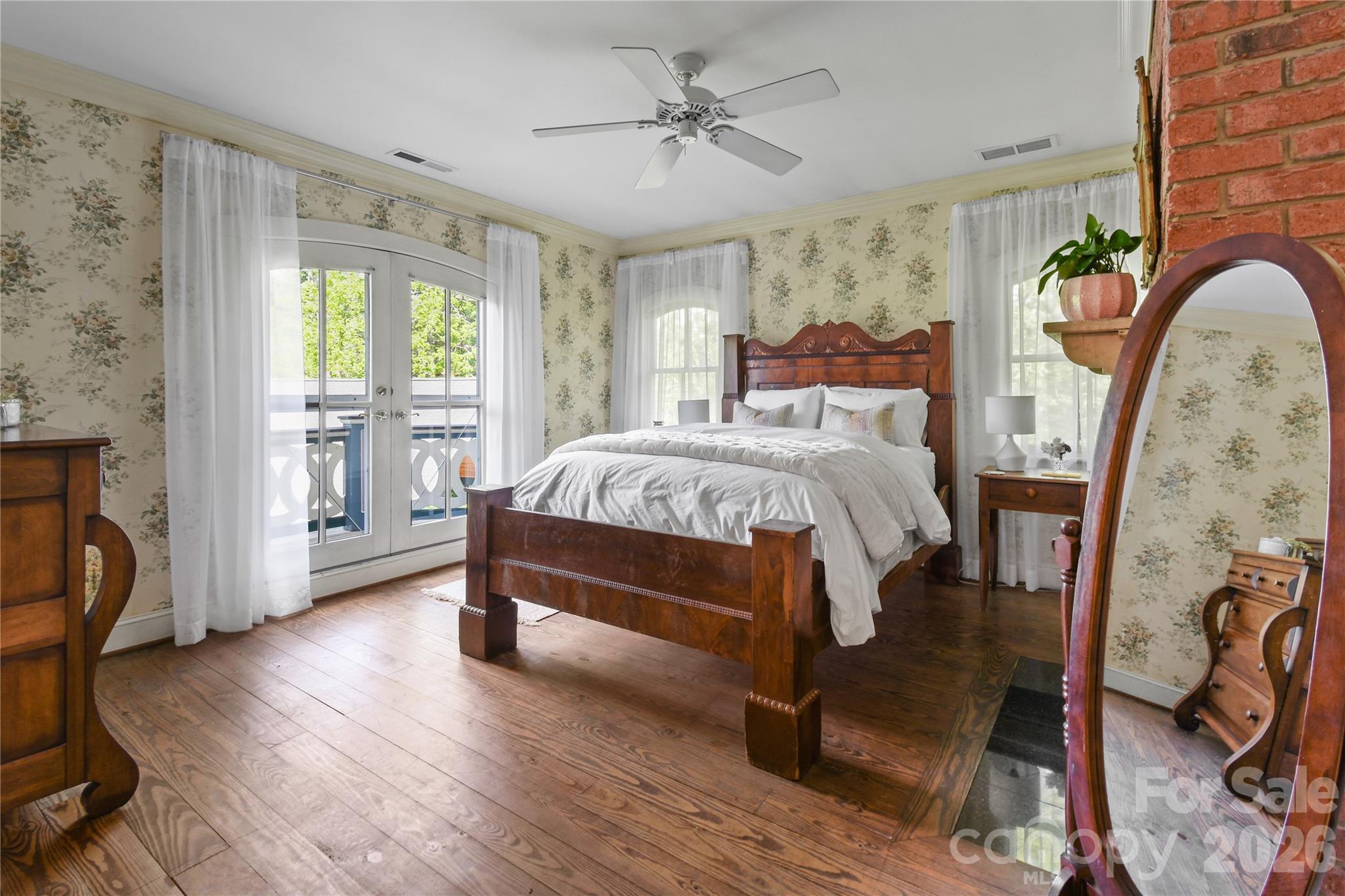 204 Lawson Street — Hot Springs