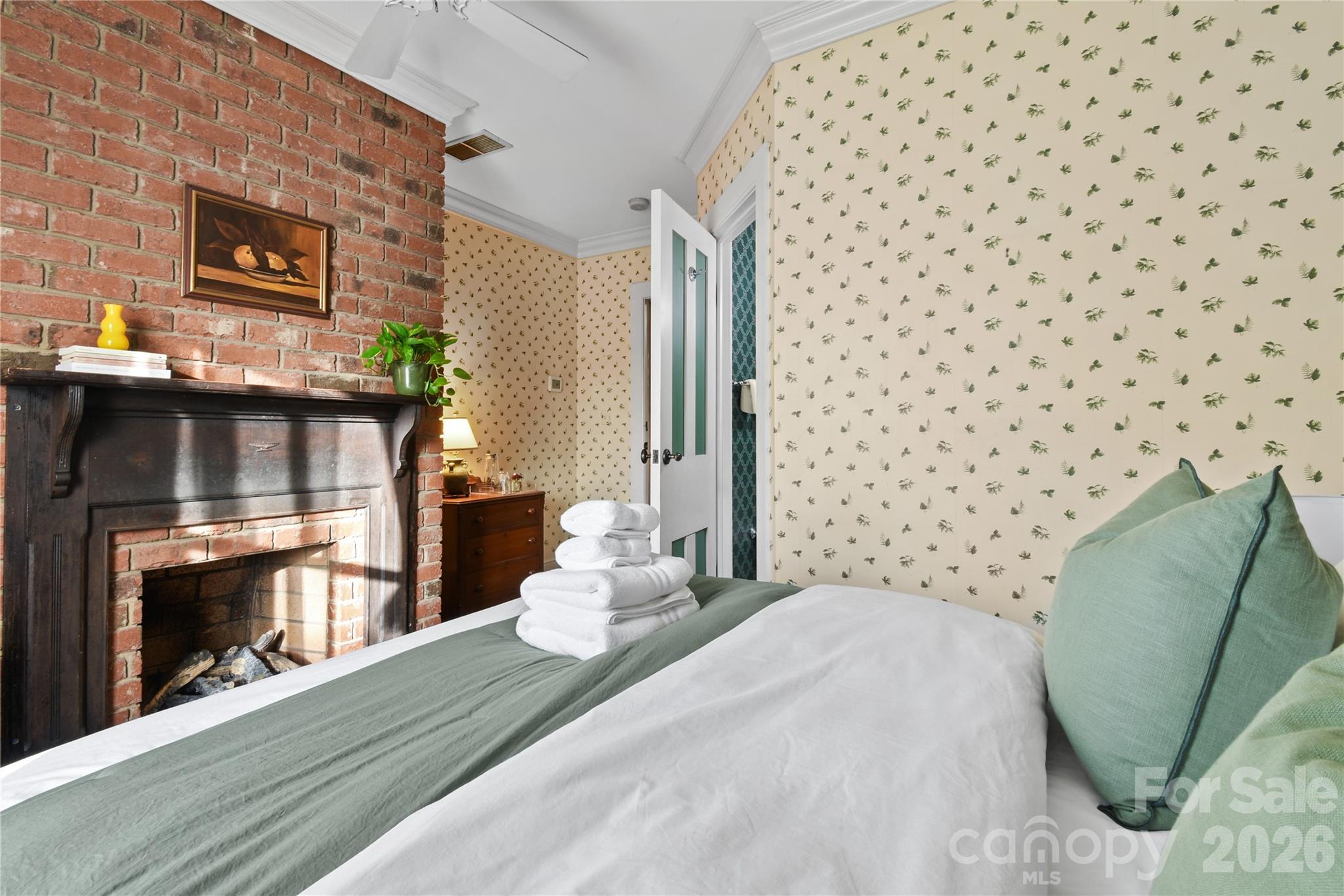 204 Lawson Street — Hot Springs