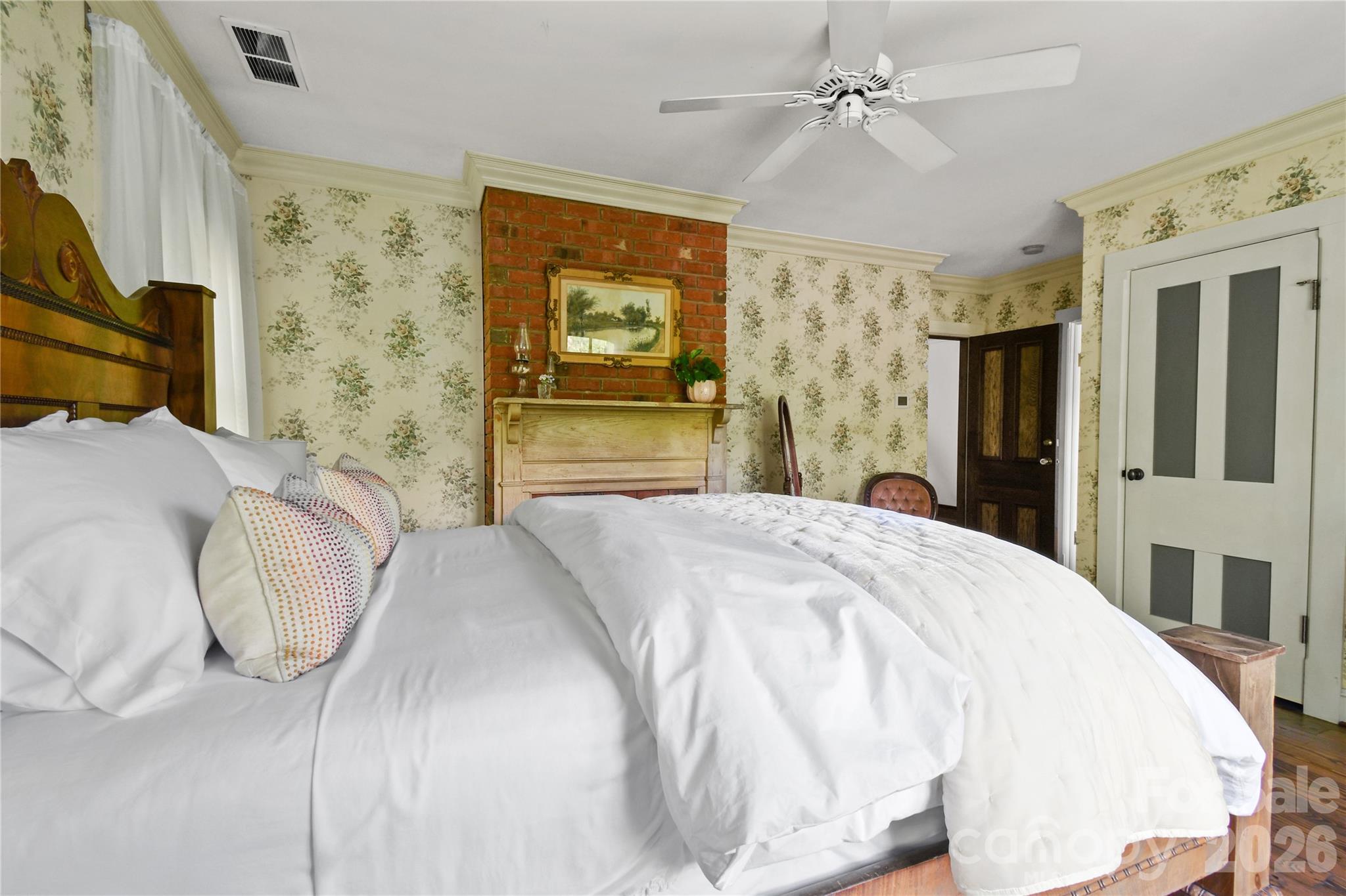 204 Lawson Street — Hot Springs