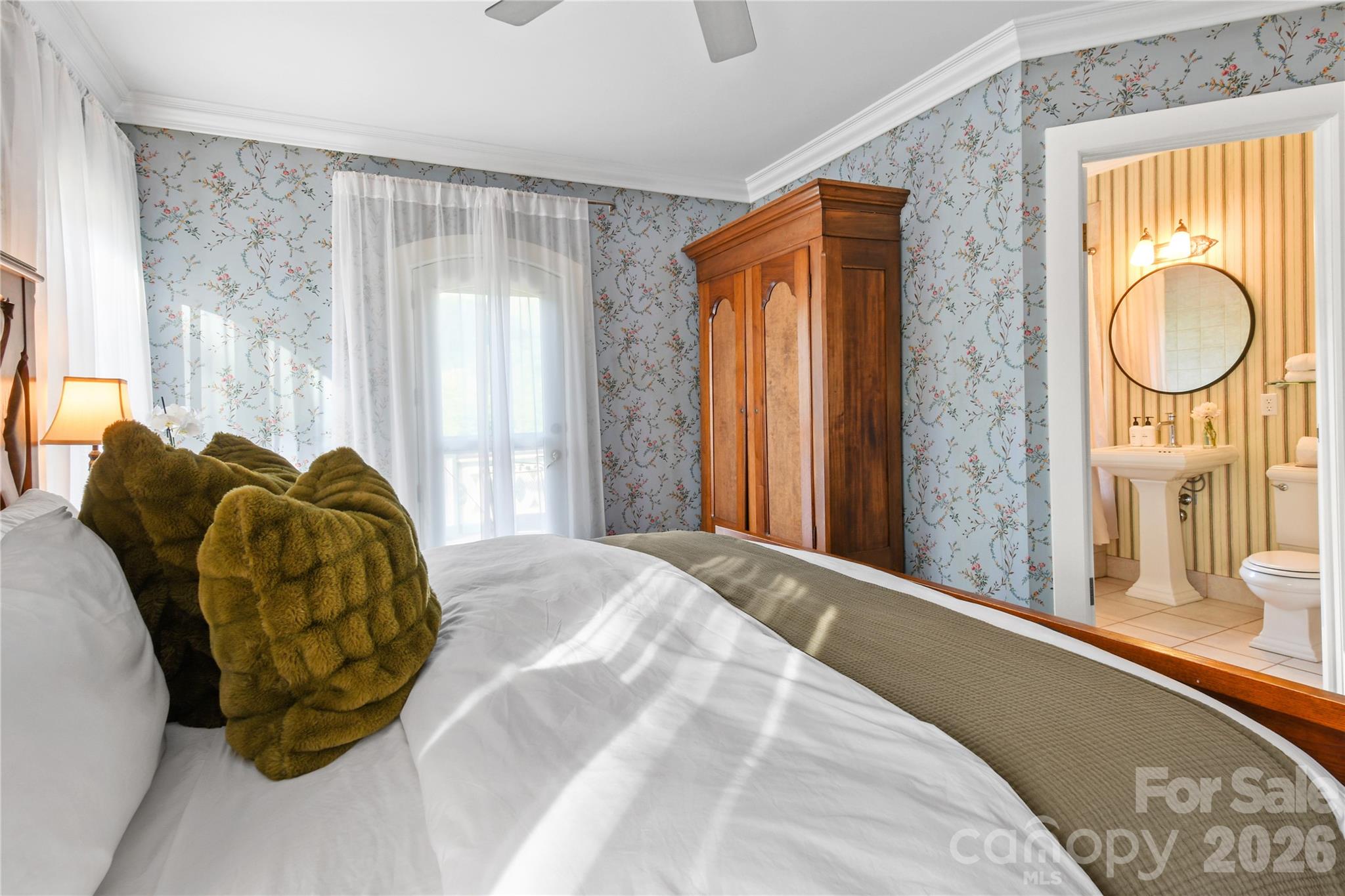 204 Lawson Street — Hot Springs