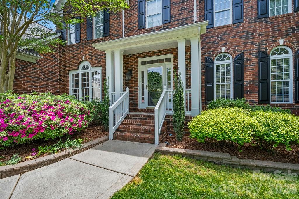 10826 Persimmon Creek Drive — Mint Hill