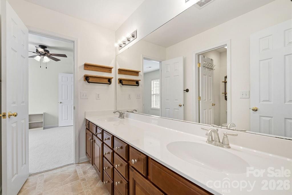 10826 Persimmon Creek Drive — Mint Hill