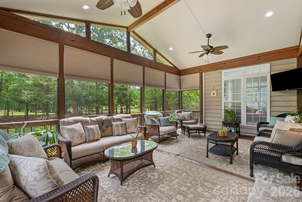 10826 Persimmon Creek Drive — Mint Hill