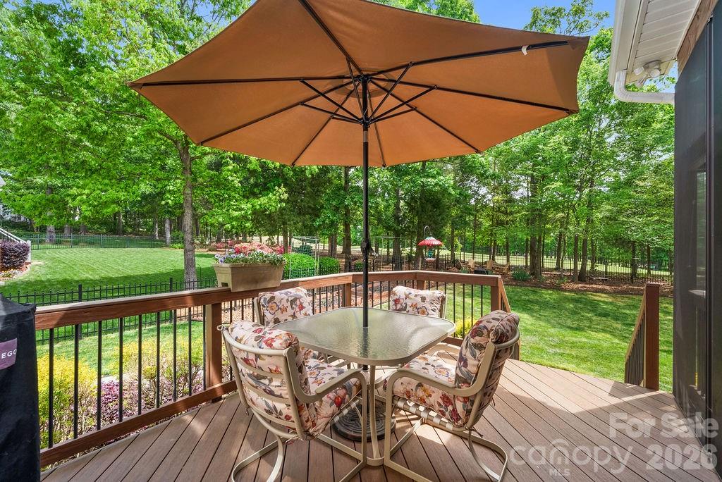 10826 Persimmon Creek Drive — Mint Hill