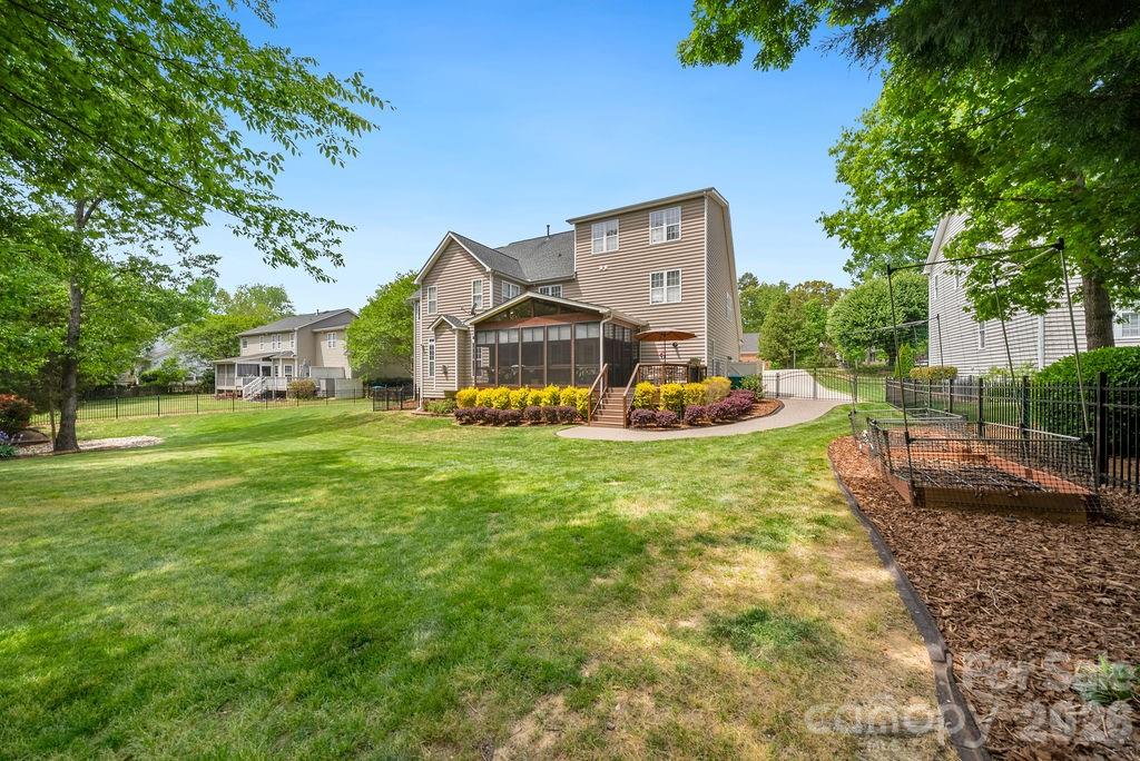 10826 Persimmon Creek Drive — Mint Hill