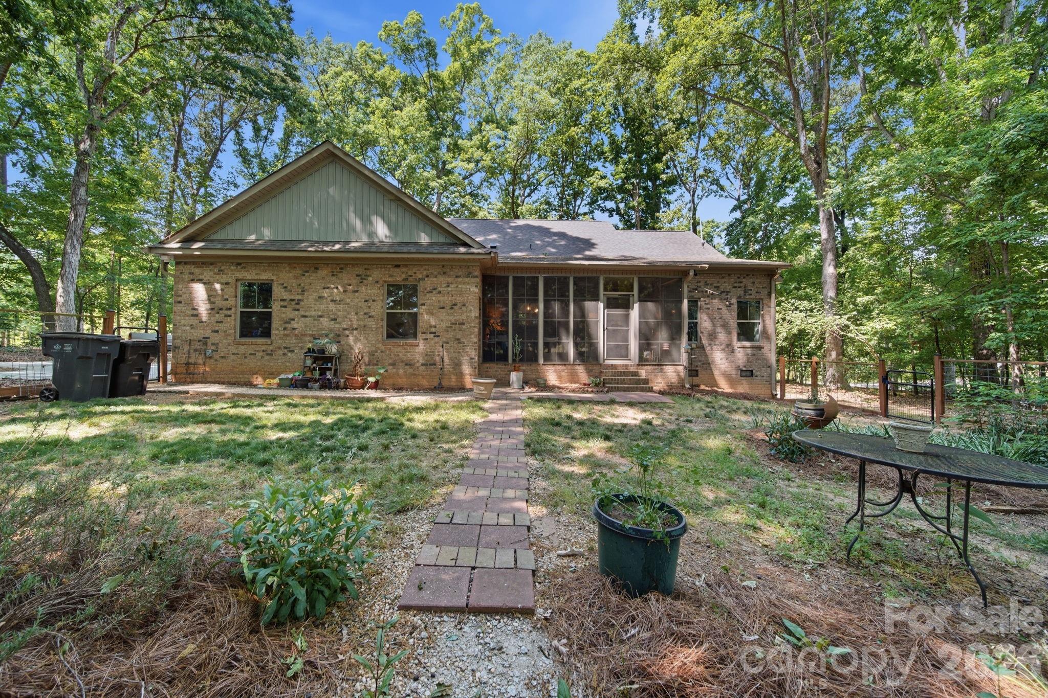 3008 Oakdale Drive — Monroe