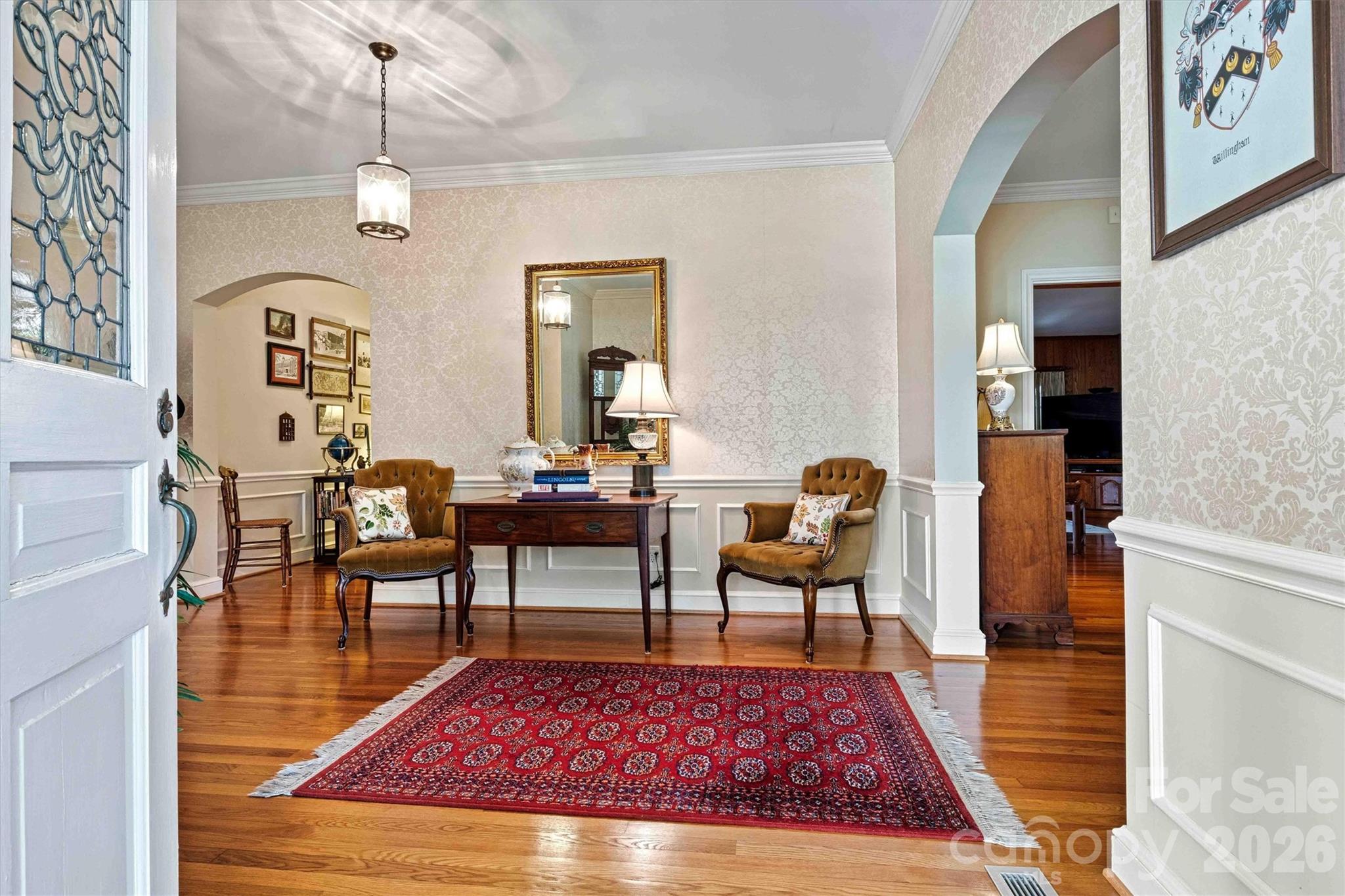 842 North Center Street — Hickory