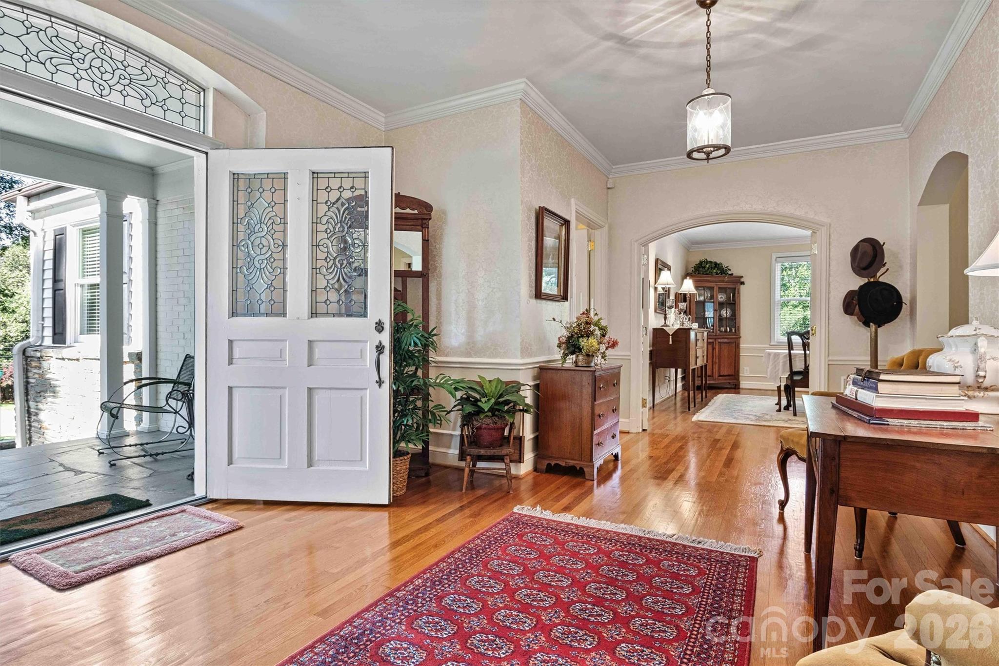 842 North Center Street — Hickory