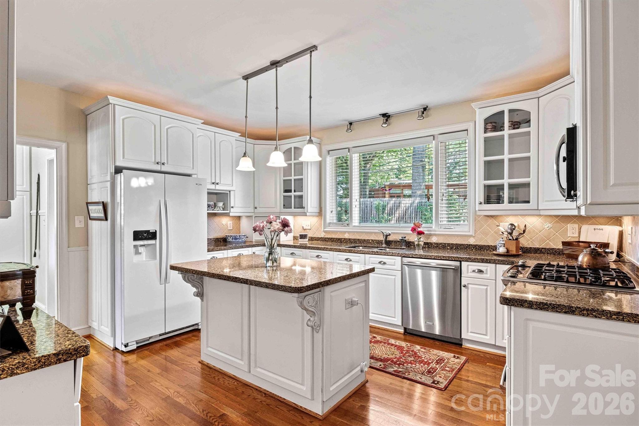 842 North Center Street — Hickory