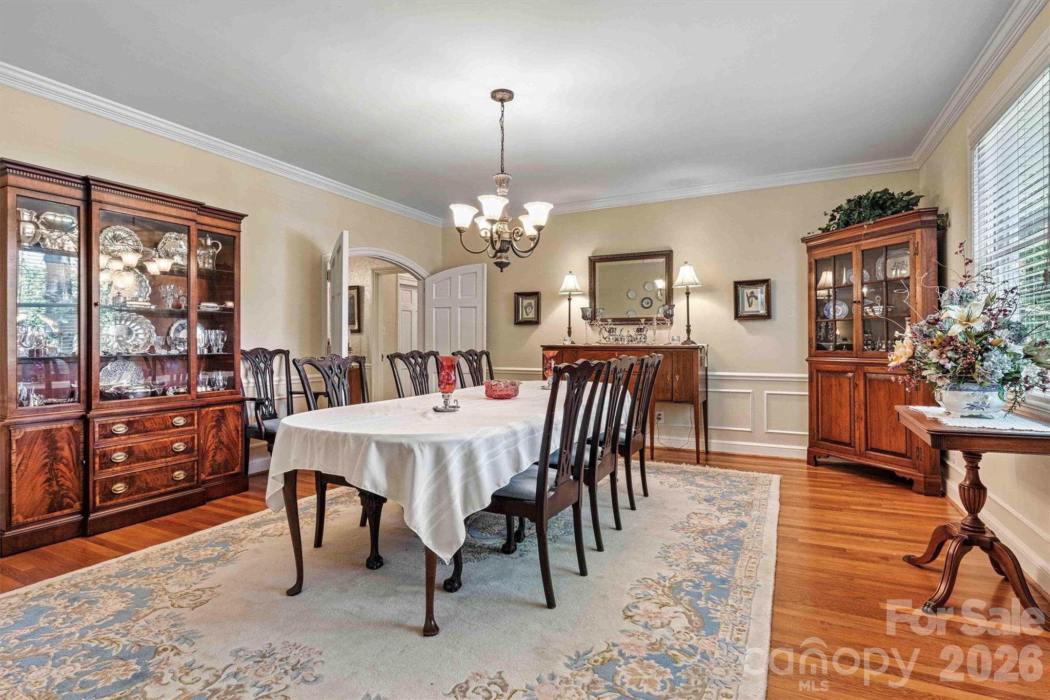 842 North Center Street — Hickory