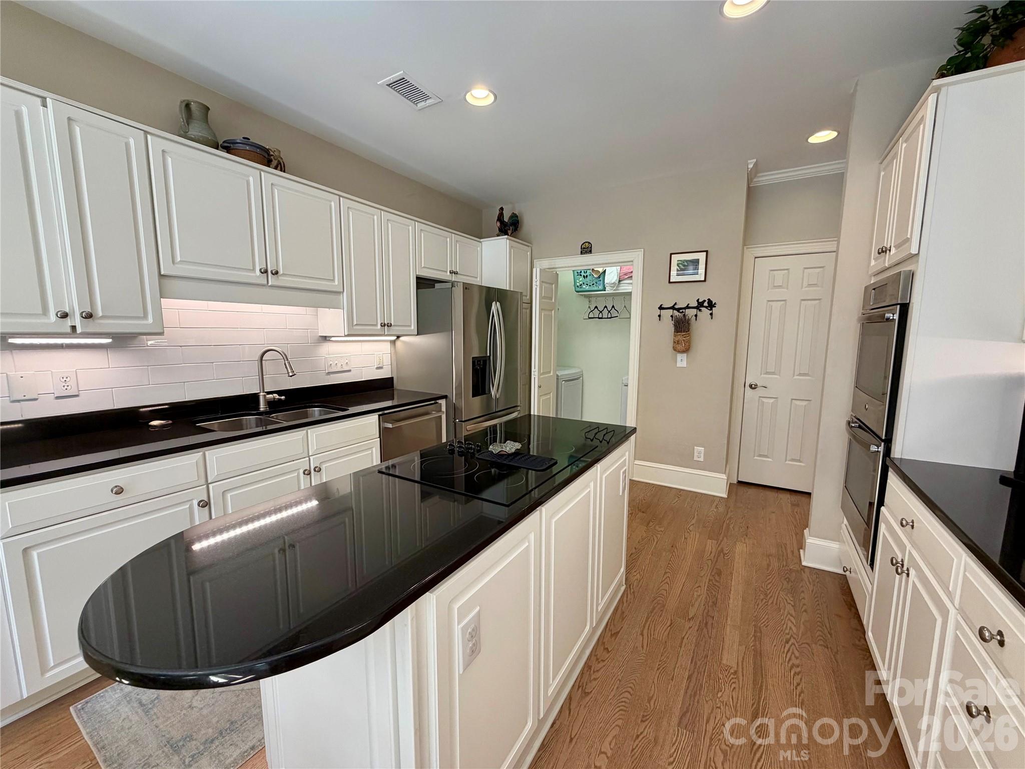 8964 Challis Hill Lane — Charlotte