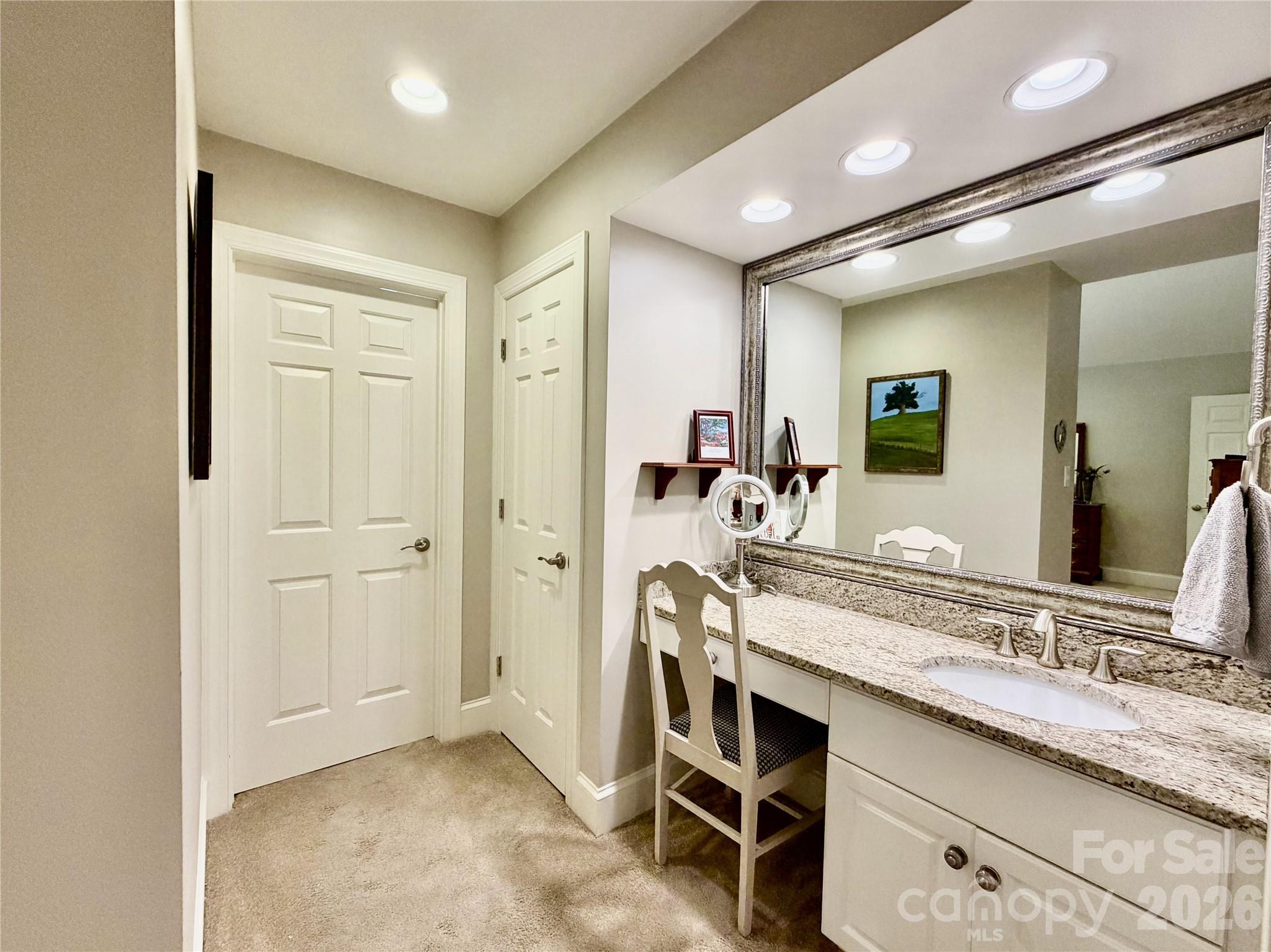 8964 Challis Hill Lane — Charlotte