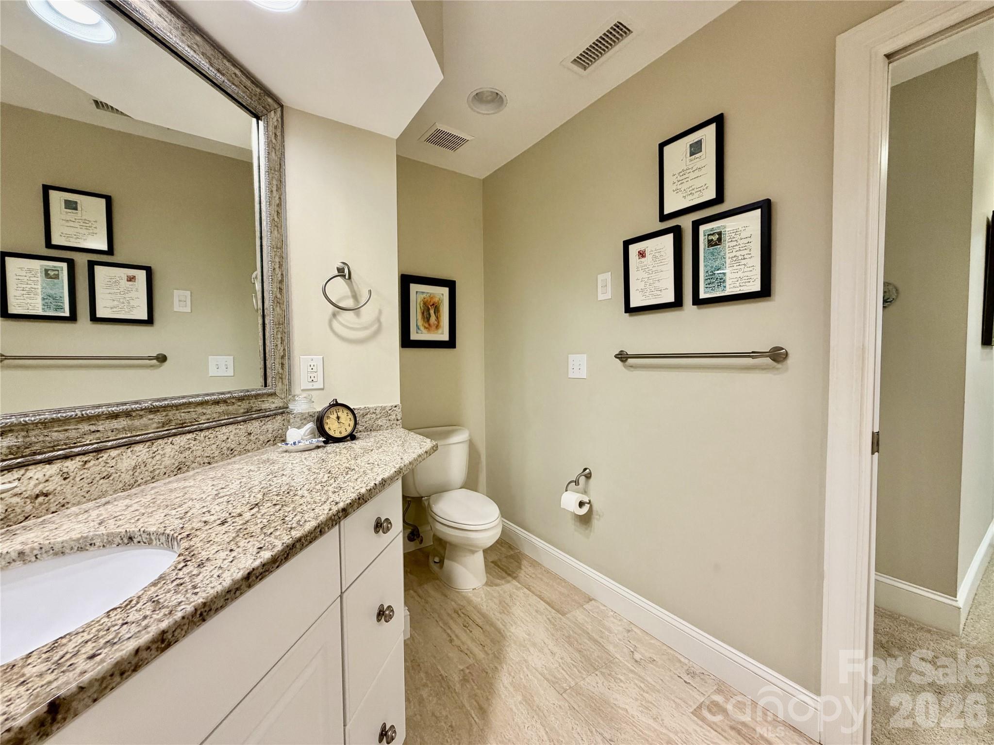 8964 Challis Hill Lane — Charlotte