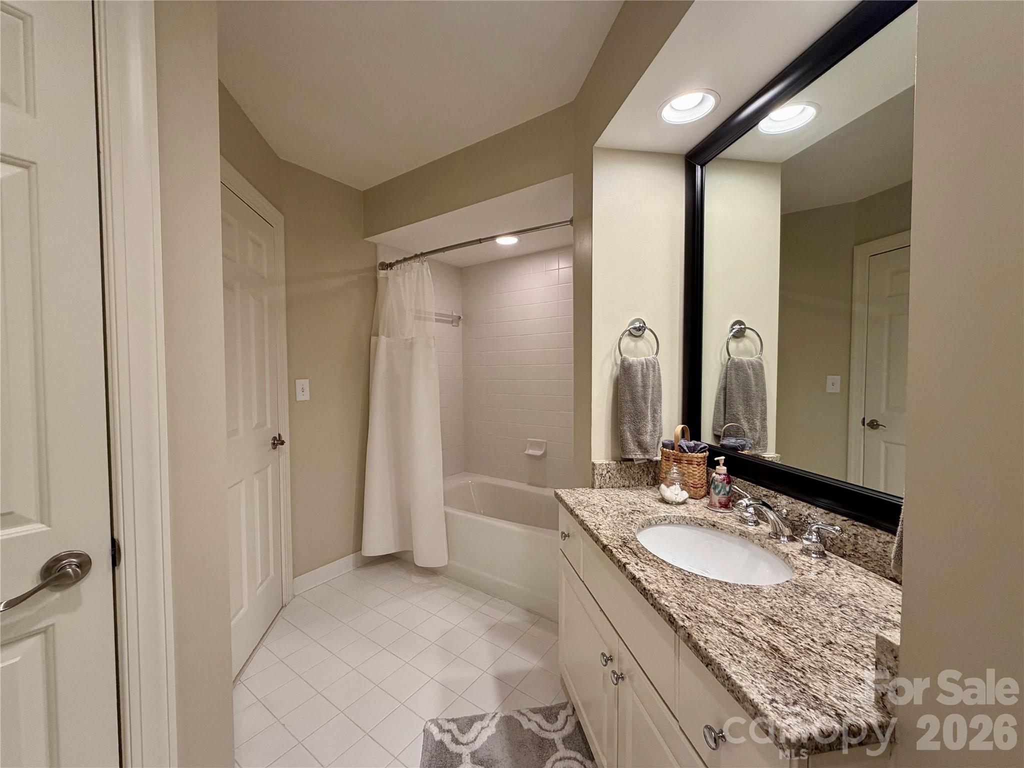 8964 Challis Hill Lane — Charlotte