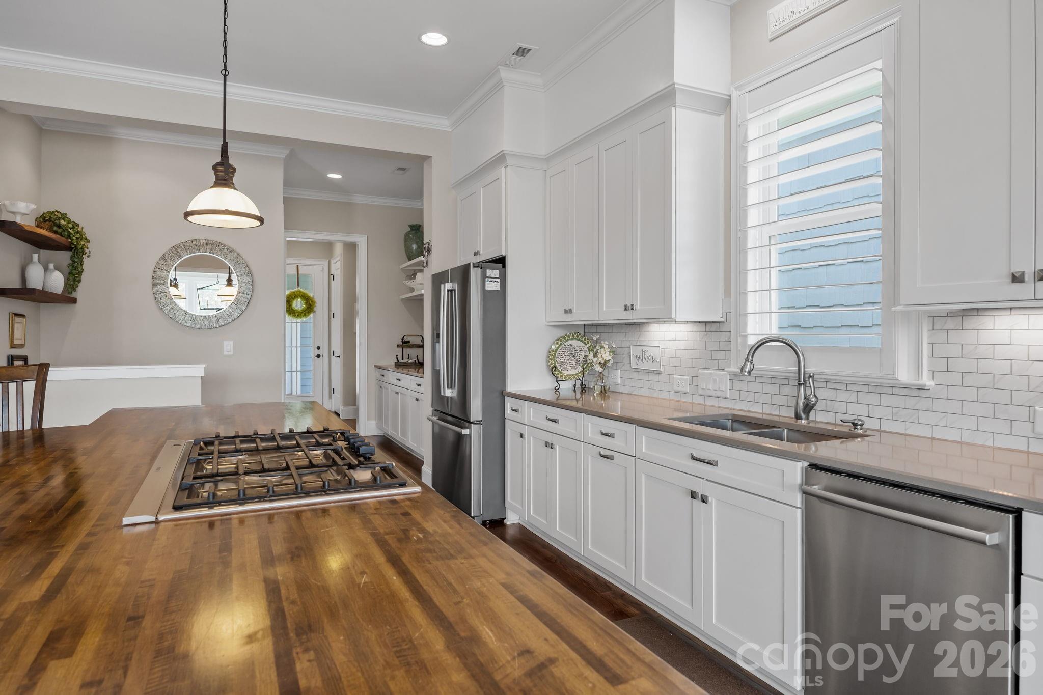 122 Sisters Cove Court — Mooresville