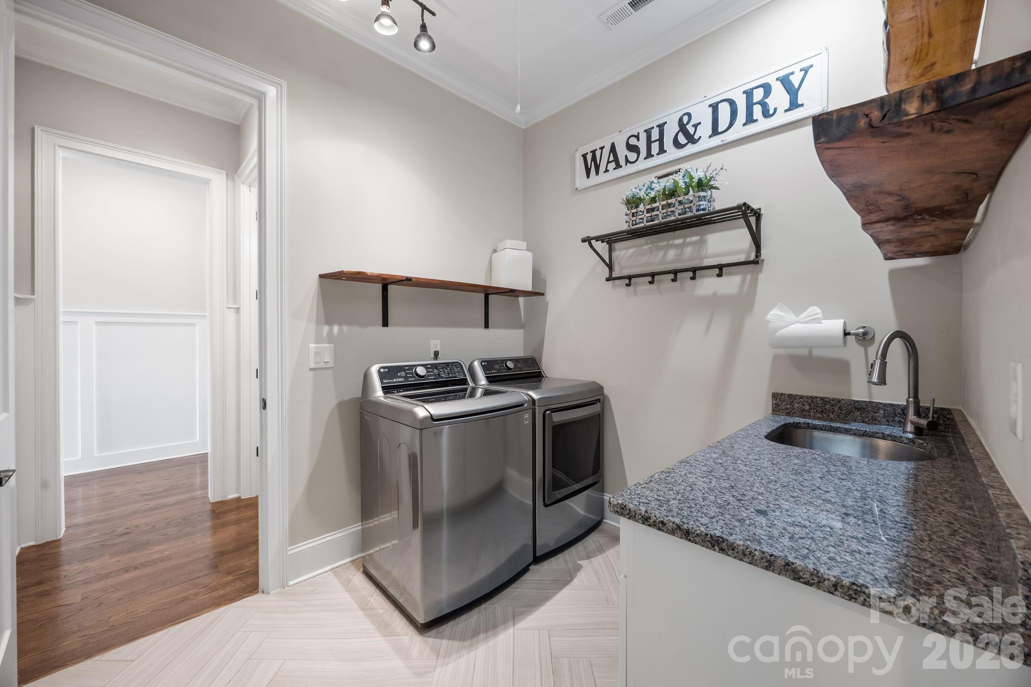 122 Sisters Cove Court — Mooresville
