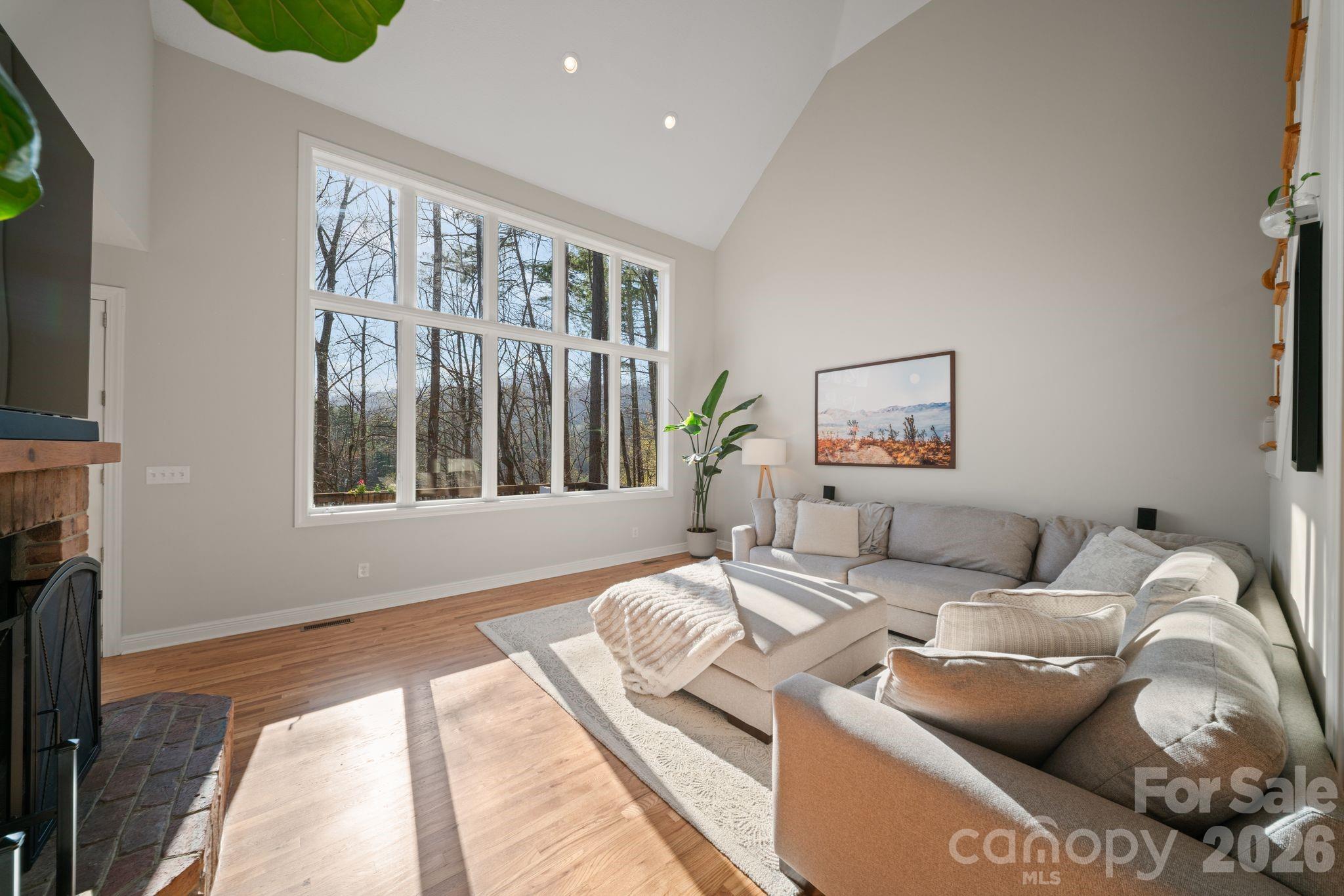 104 Black Hawk Ridge — Weaverville