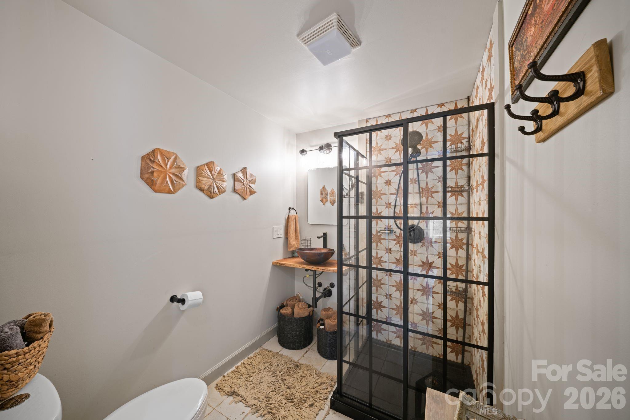 25 View Ridge Parkway — Leicester