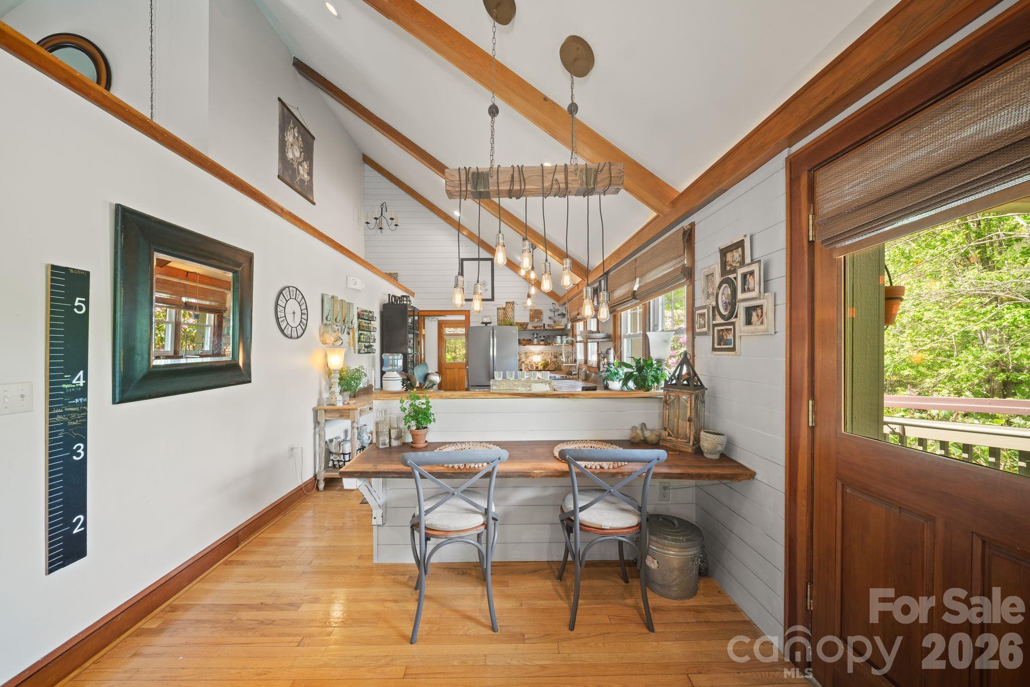 25 View Ridge Parkway — Leicester