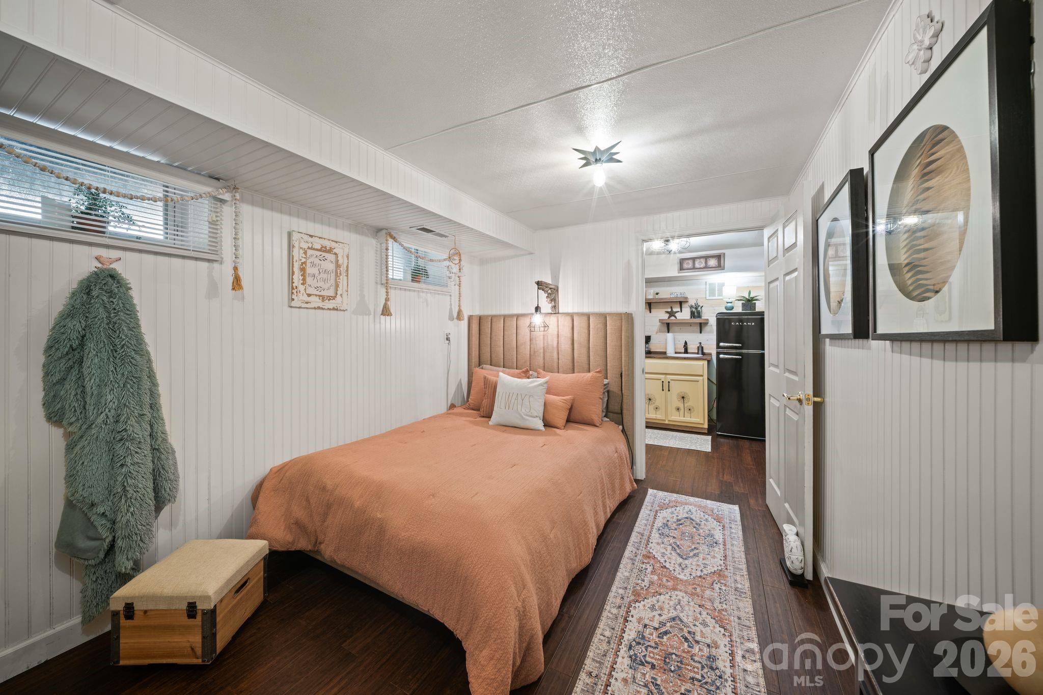 25 View Ridge Parkway — Leicester