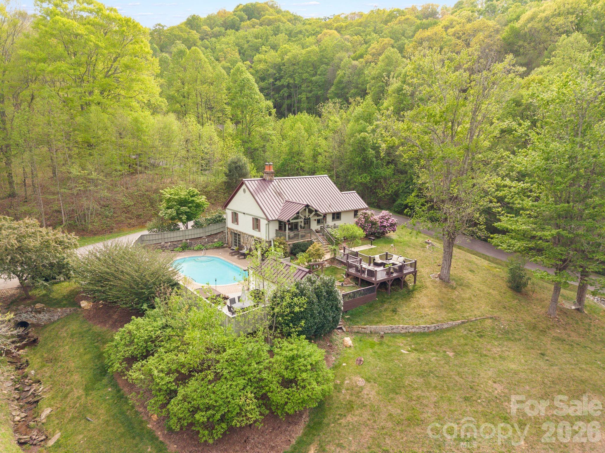 25 View Ridge Parkway — Leicester