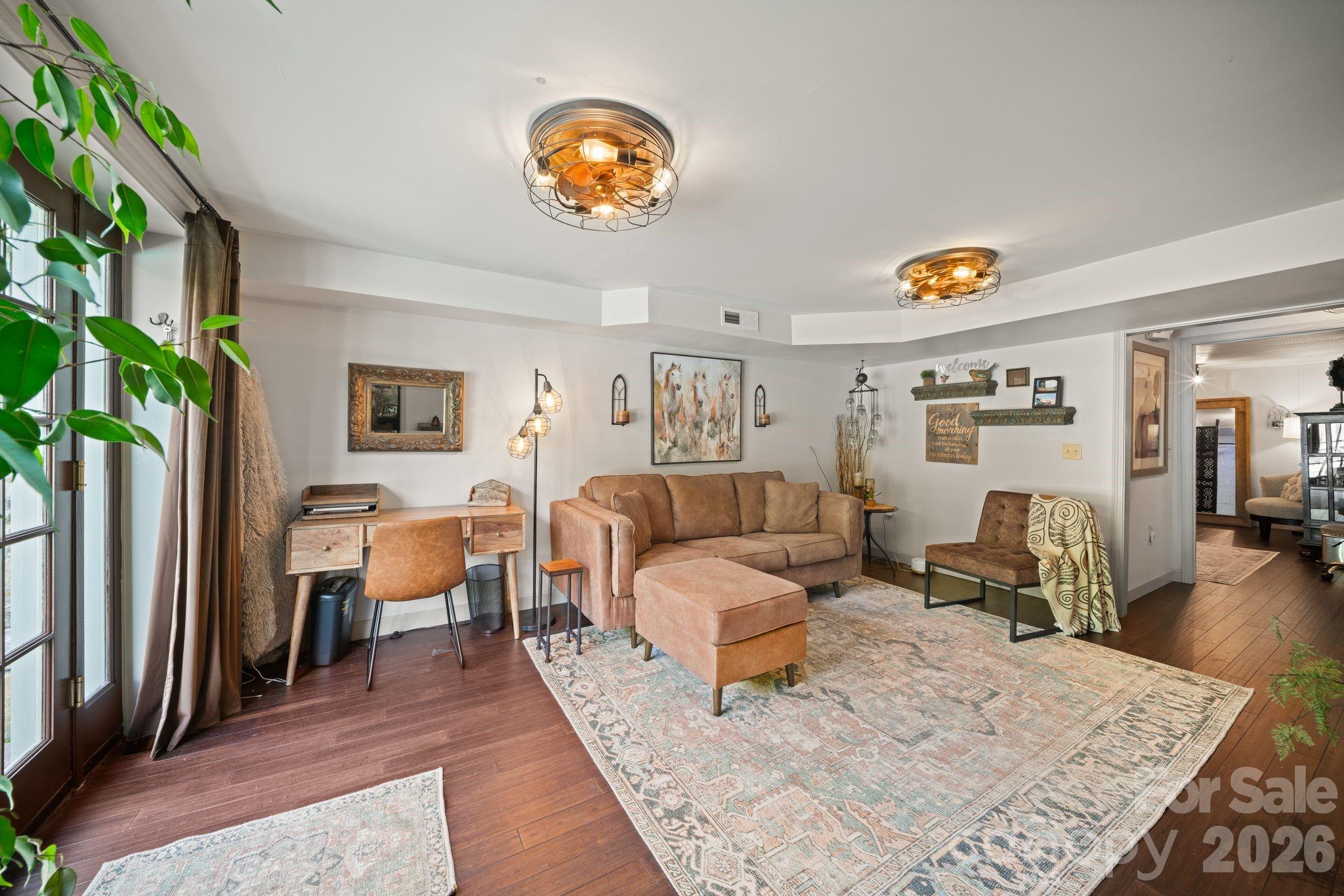 25 View Ridge Parkway — Leicester