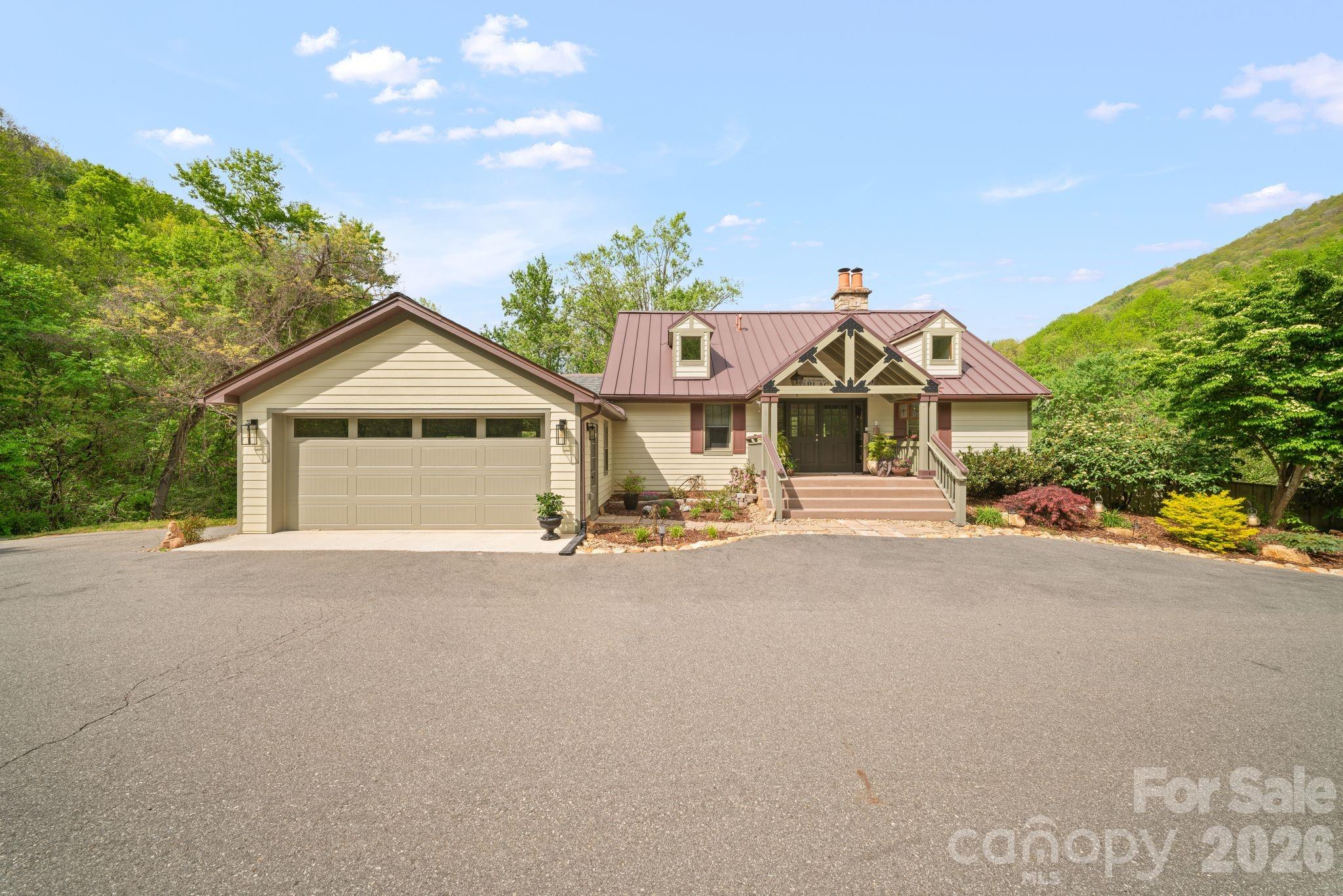 25 View Ridge Parkway — Leicester