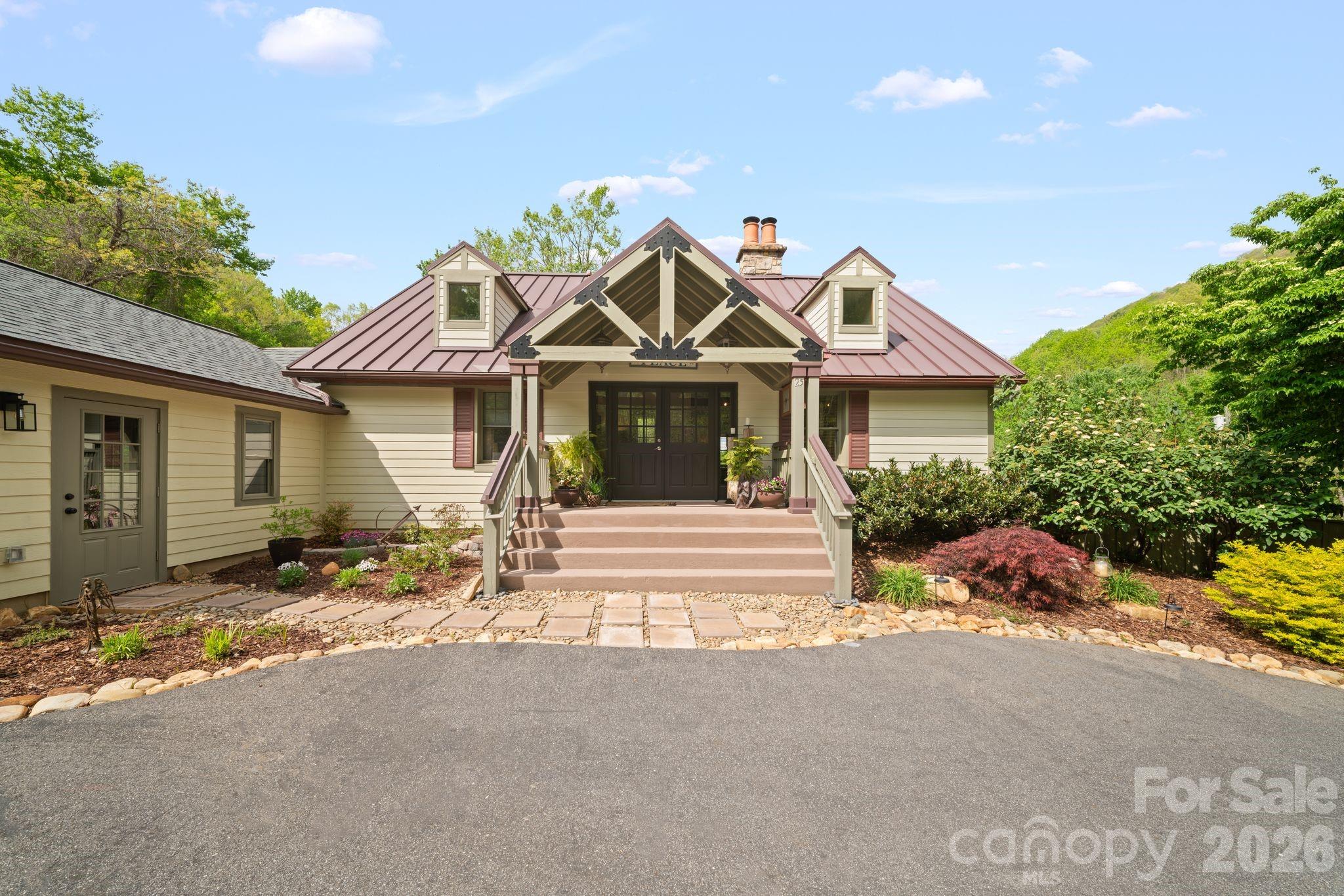 25 View Ridge Parkway — Leicester