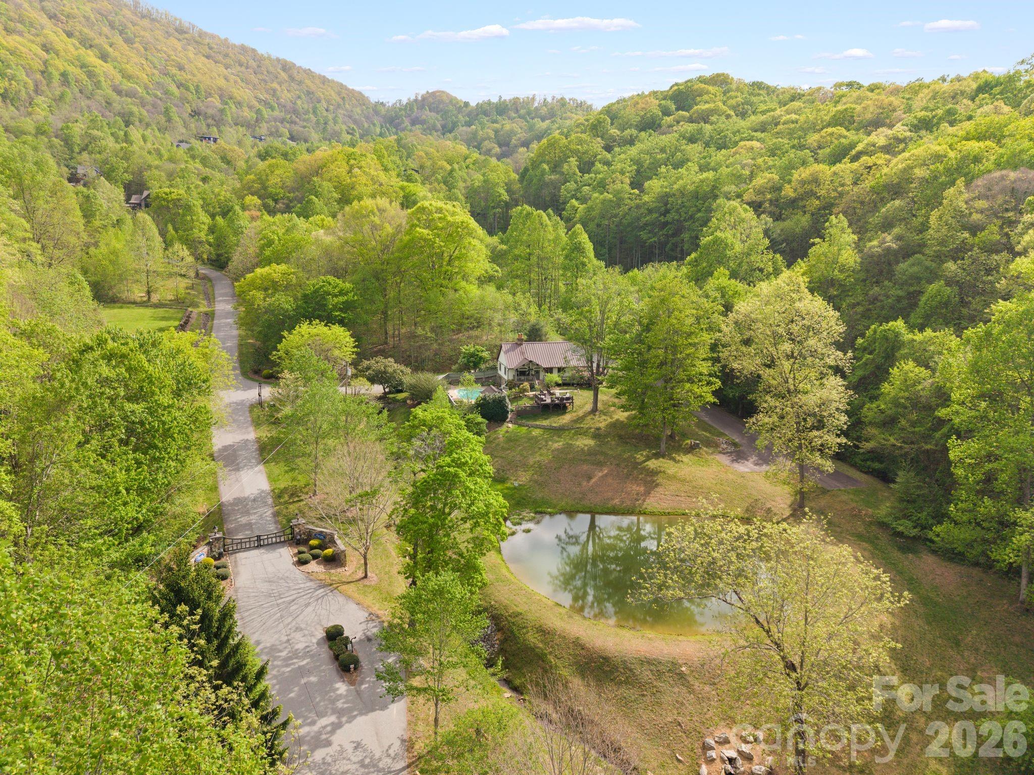 25 View Ridge Parkway — Leicester