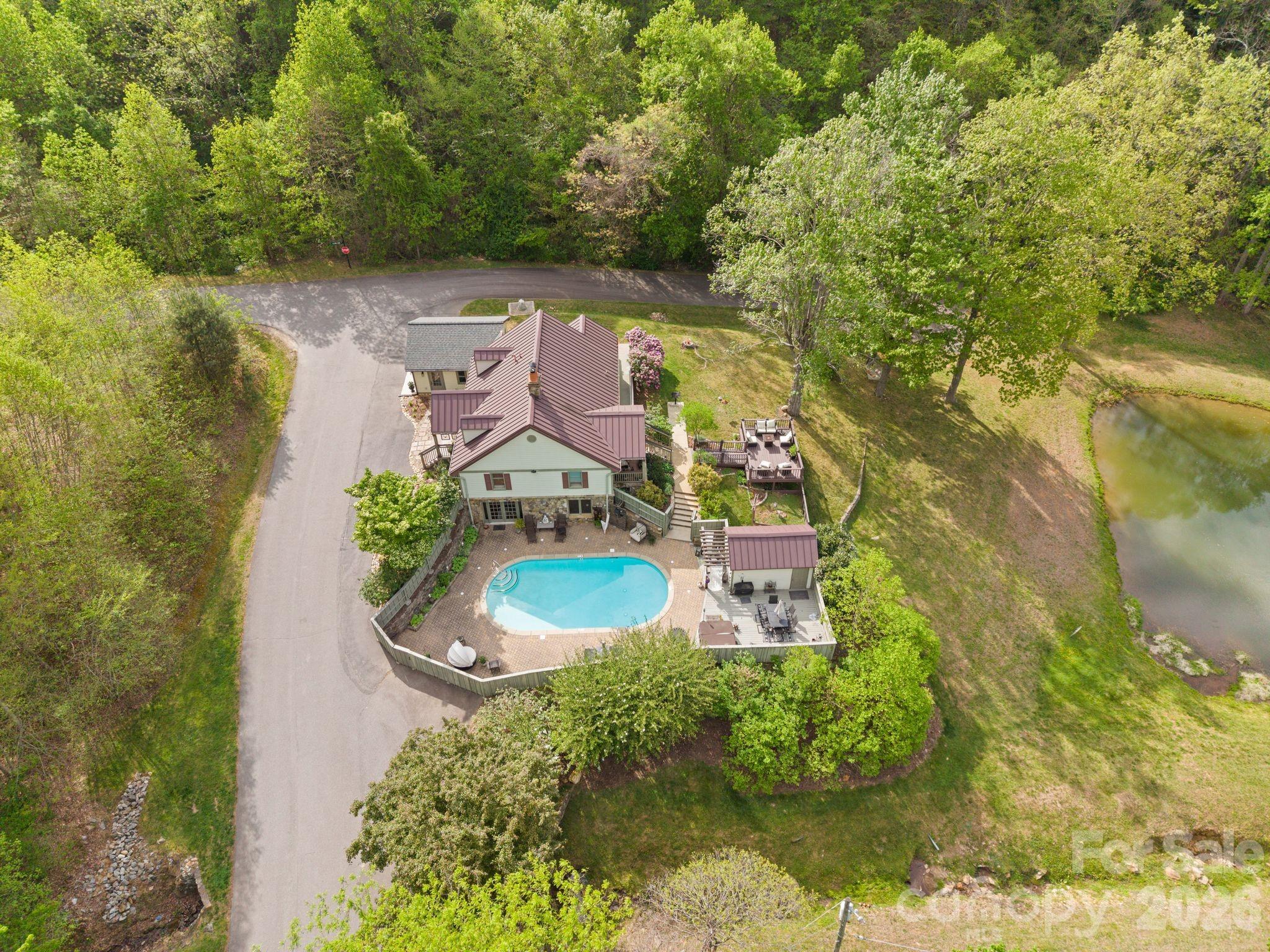 25 View Ridge Parkway — Leicester