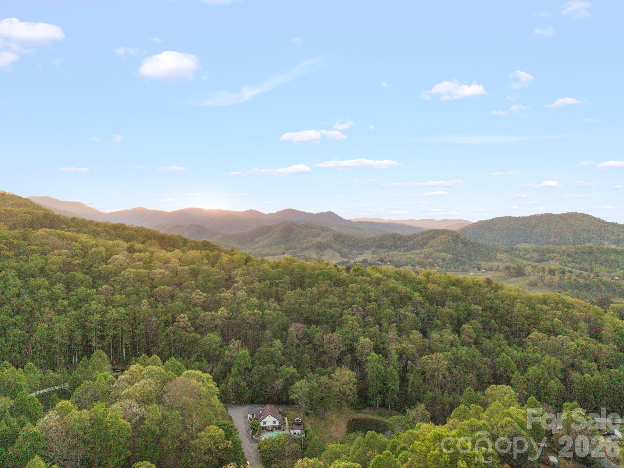 25 View Ridge Parkway — Leicester