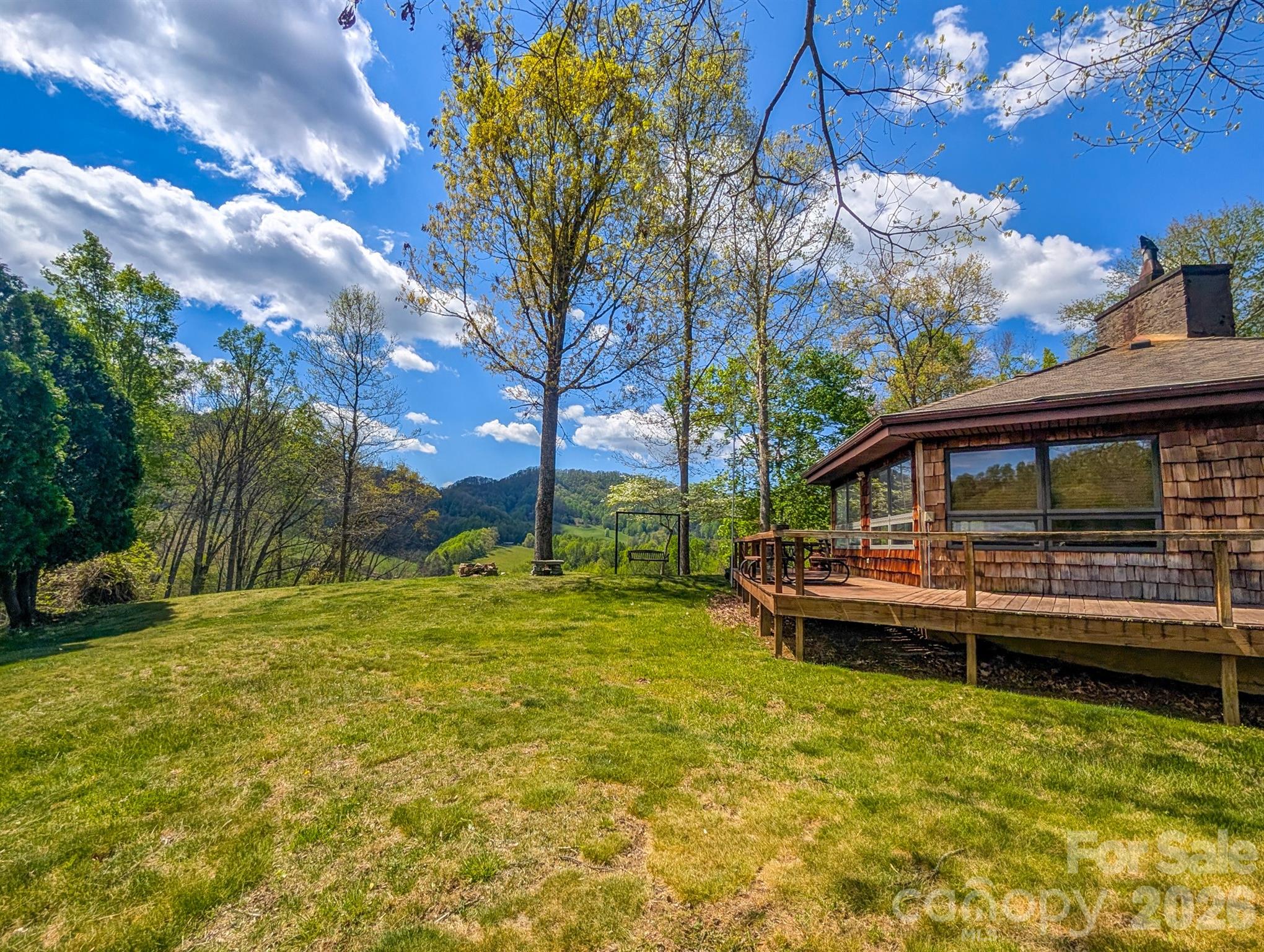 572 Pleasant Valley Road — Burnsville