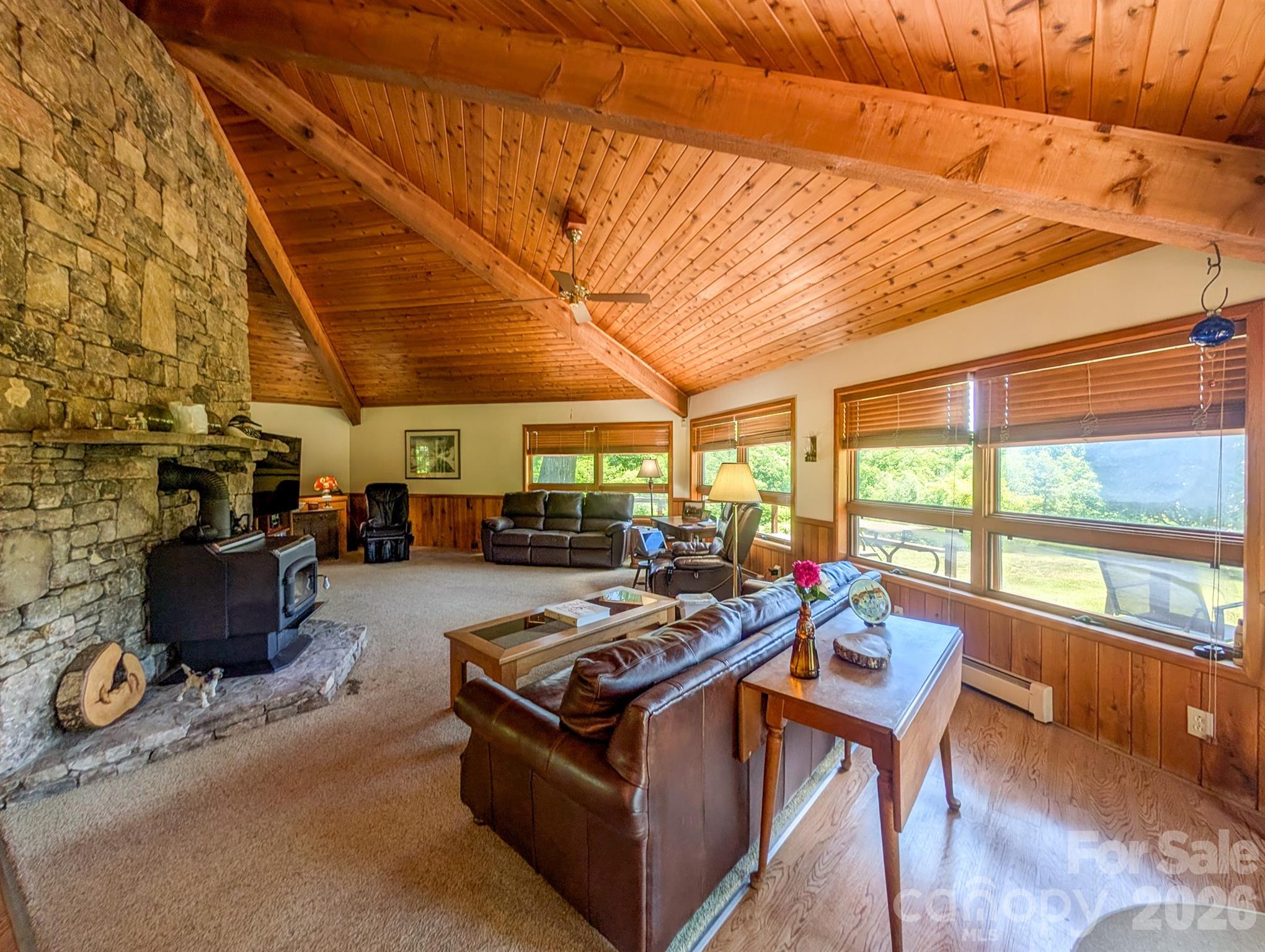 572 Pleasant Valley Road — Burnsville