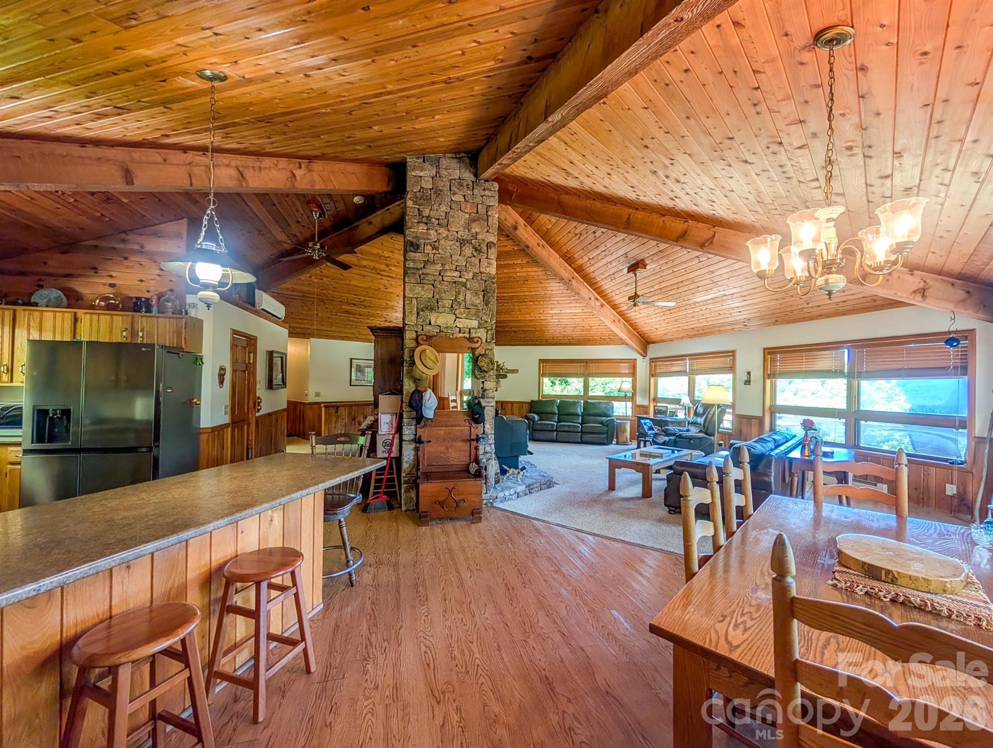 572 Pleasant Valley Road — Burnsville