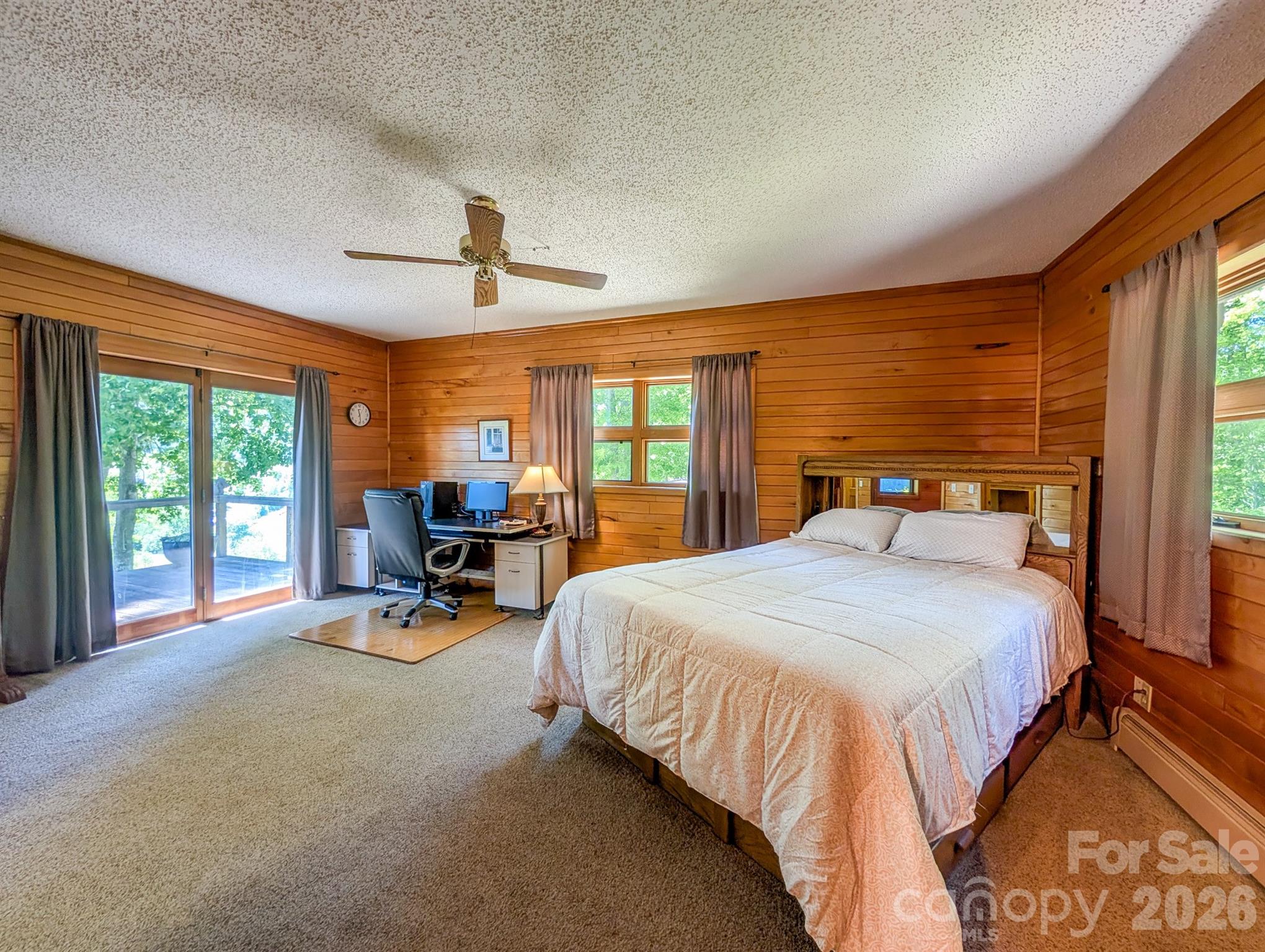 572 Pleasant Valley Road — Burnsville